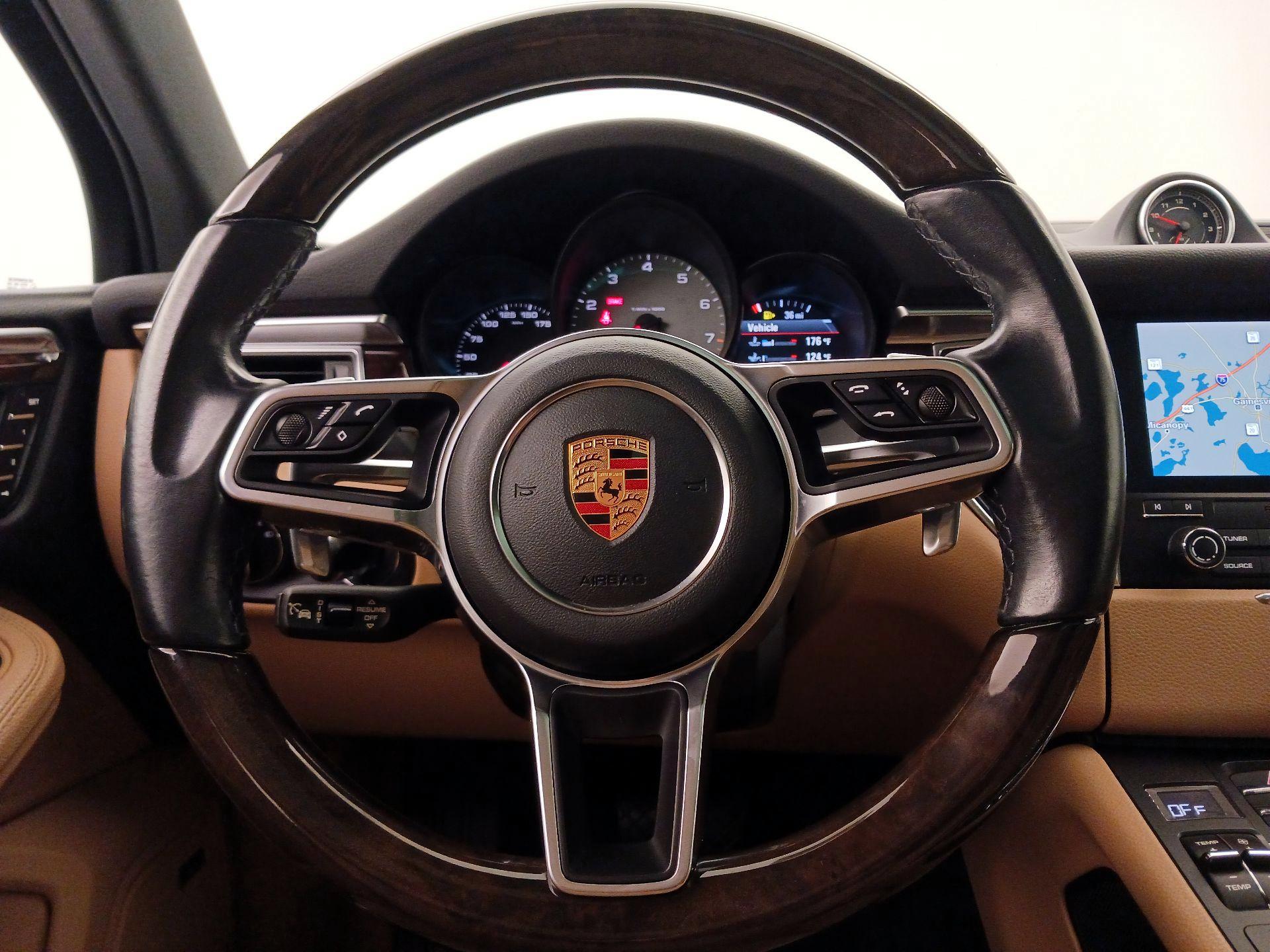 Thumbnail: 2018 Porsche Macan - 10