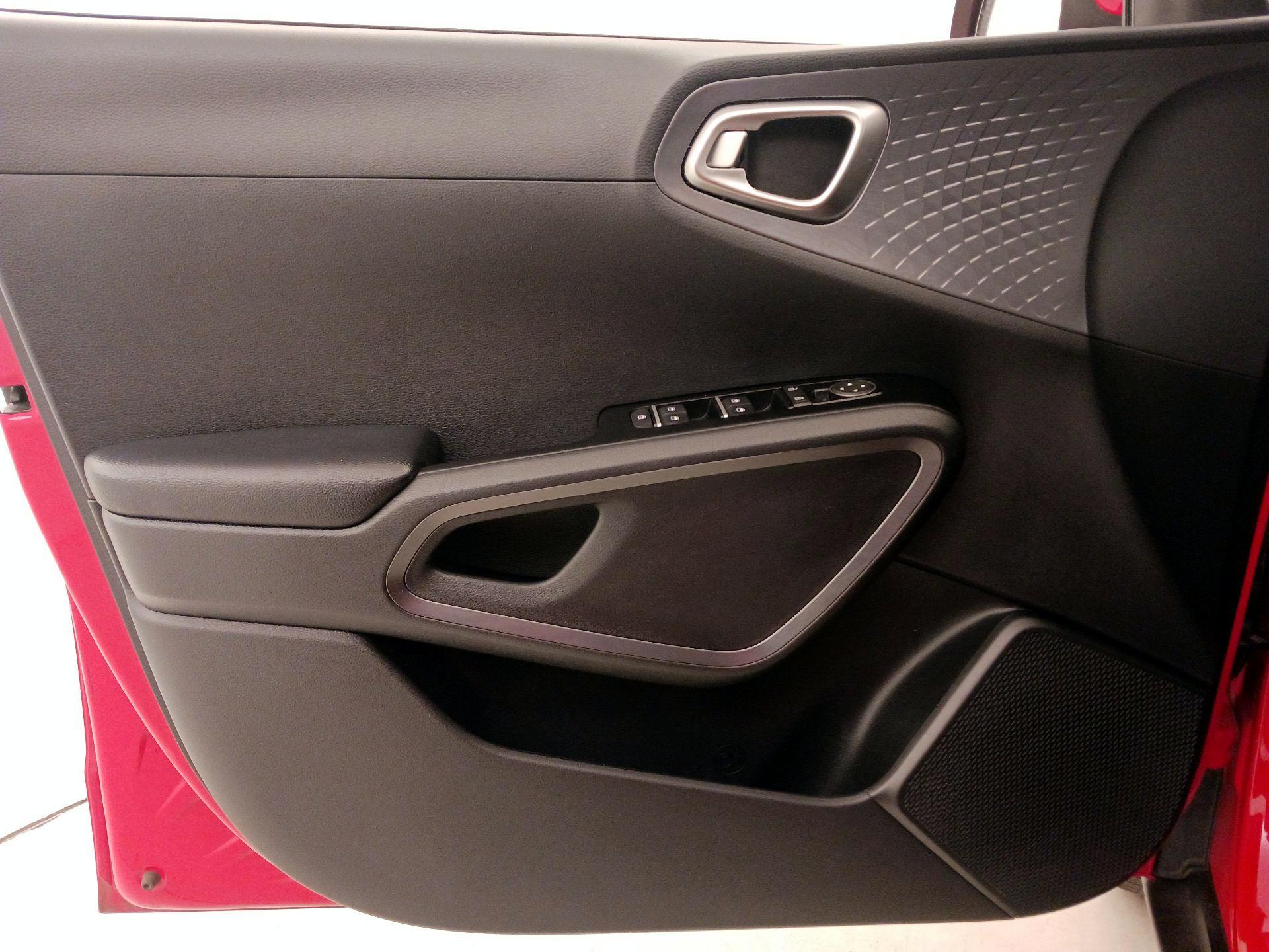 Thumbnail: 2020 Kia Soul - 12