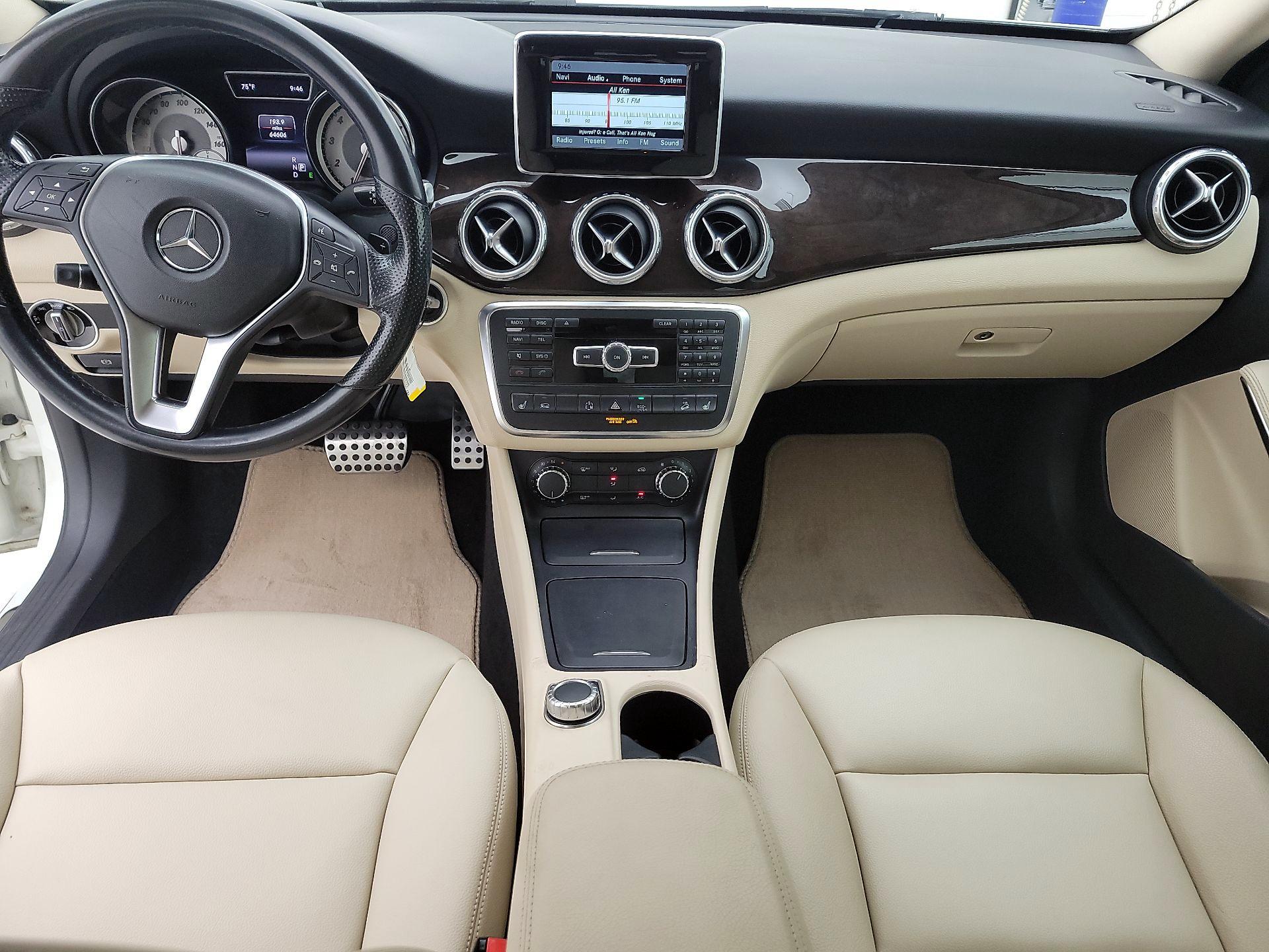 Thumbnail: 2015 Mercedes-Benz GLA - 9