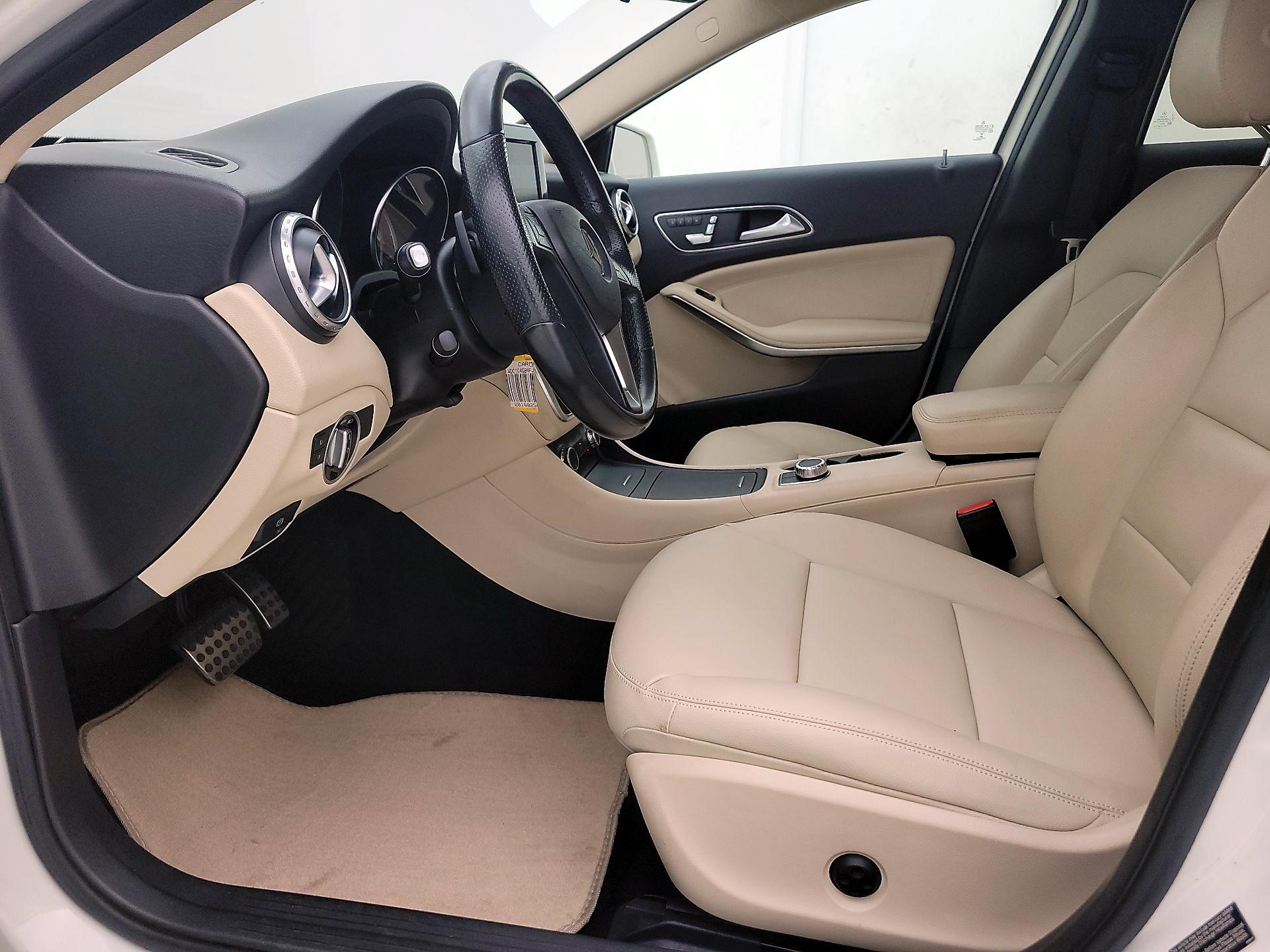 Thumbnail: 2015 Mercedes-Benz GLA - 11