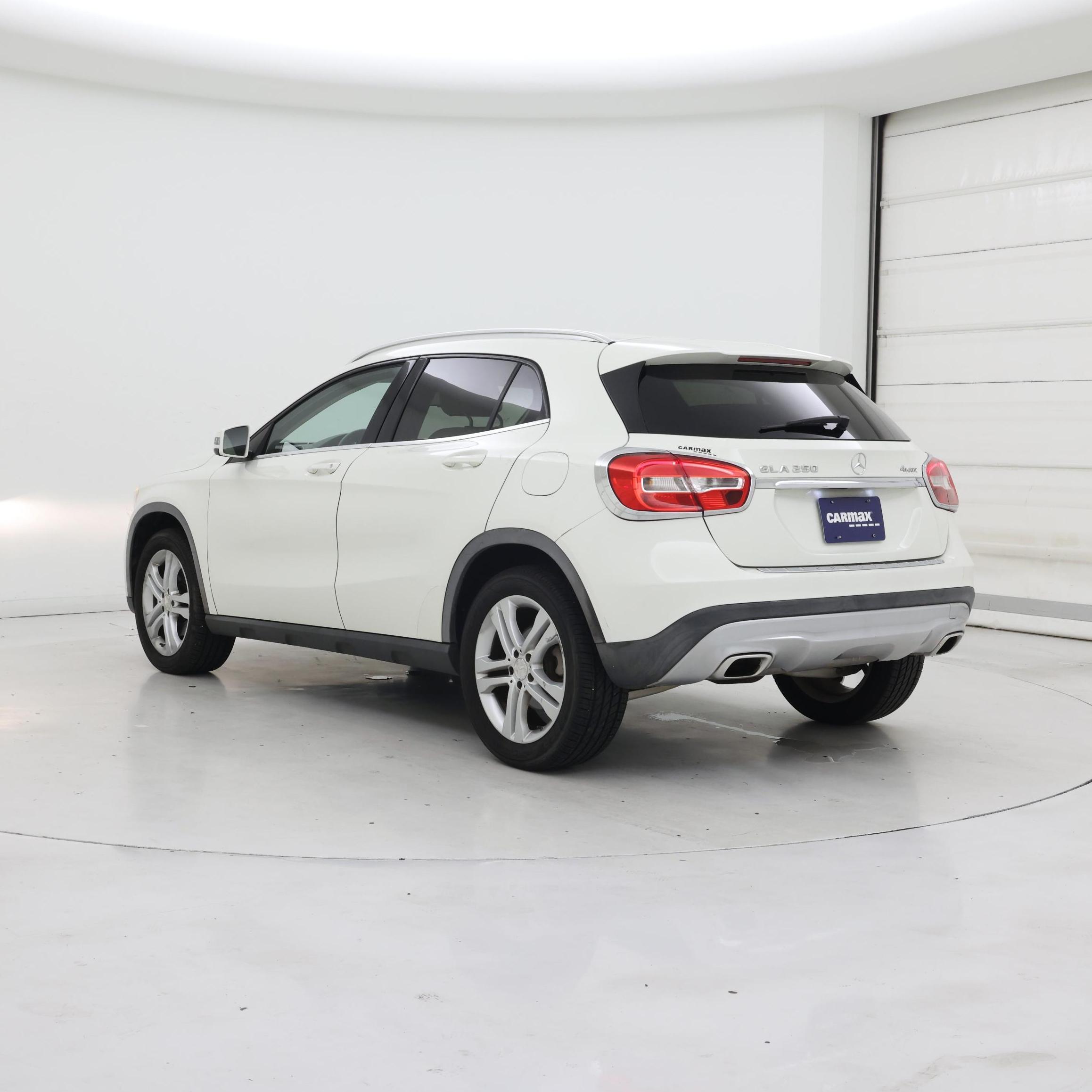 Thumbnail: 2015 Mercedes-Benz GLA - 2
