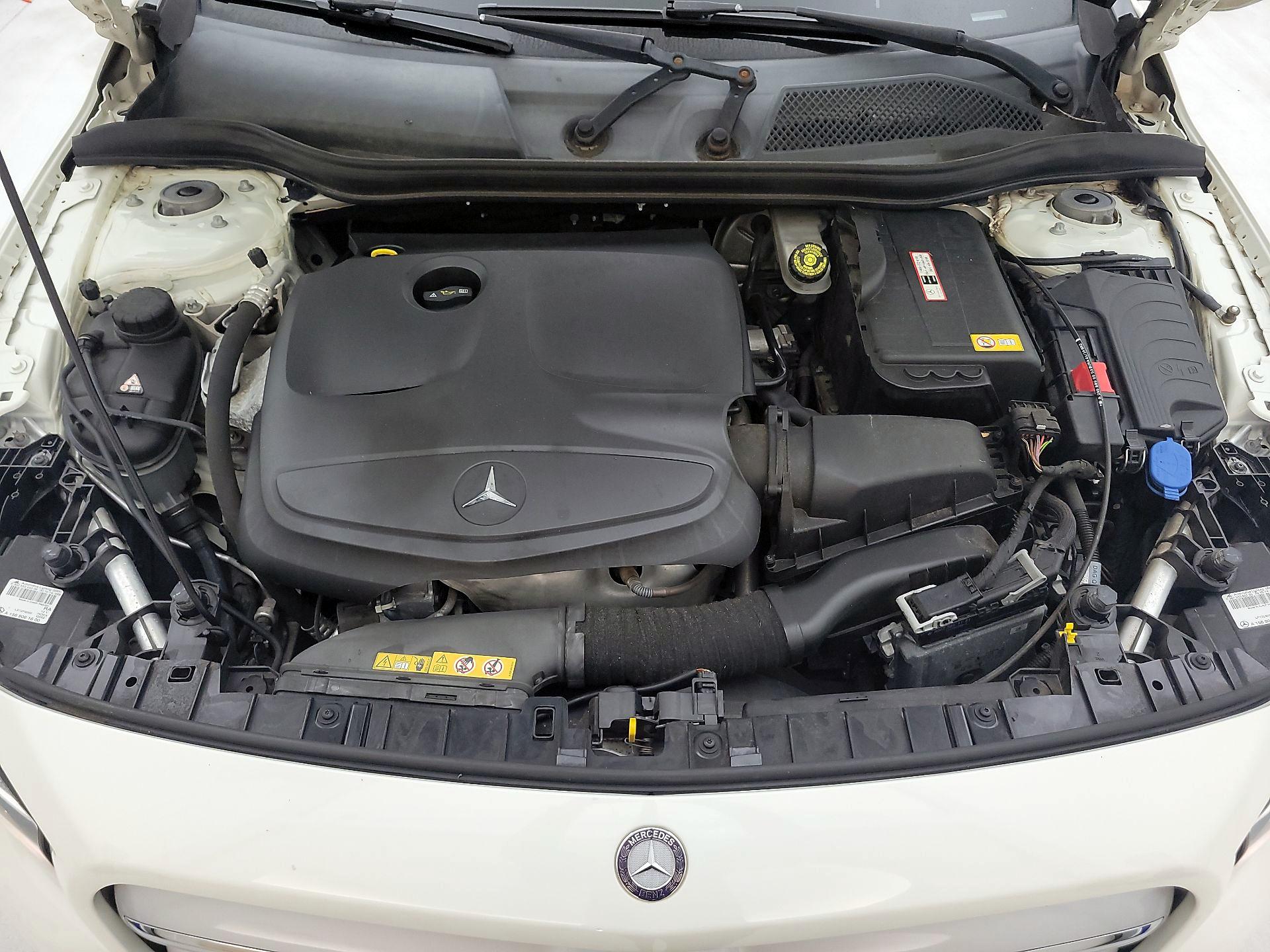 Thumbnail: 2015 Mercedes-Benz GLA - 20