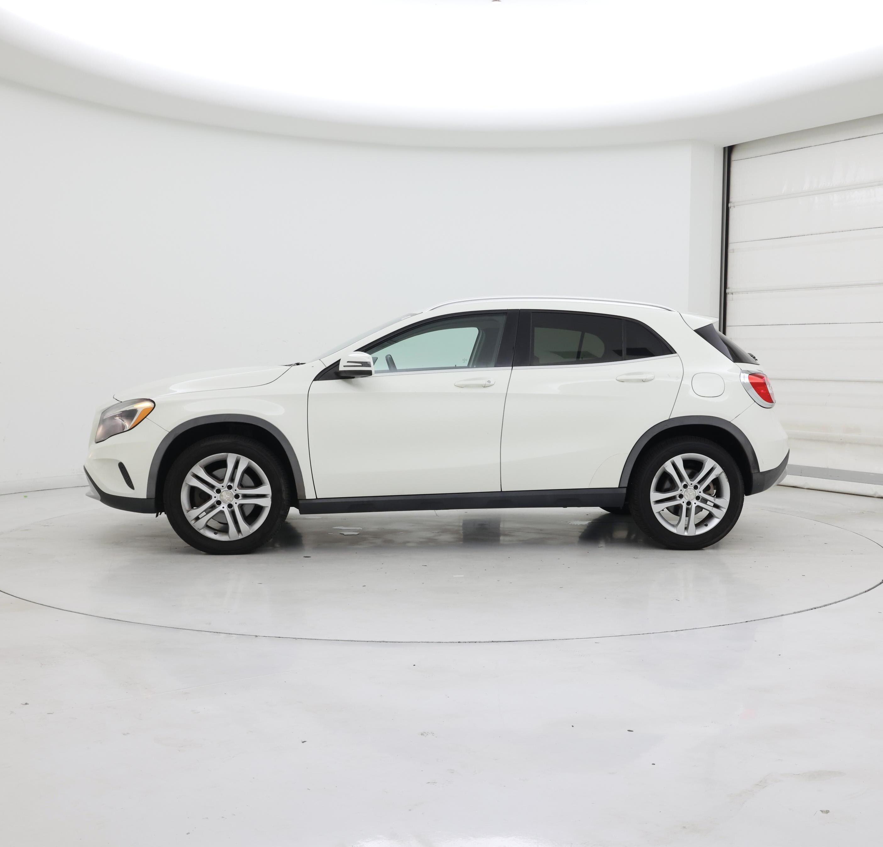 Thumbnail: 2015 Mercedes-Benz GLA - 3