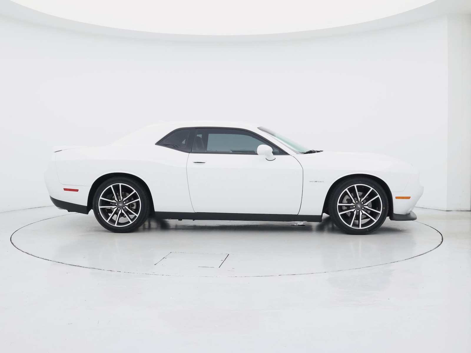 2021 Dodge Challenger R/T - Photo 8