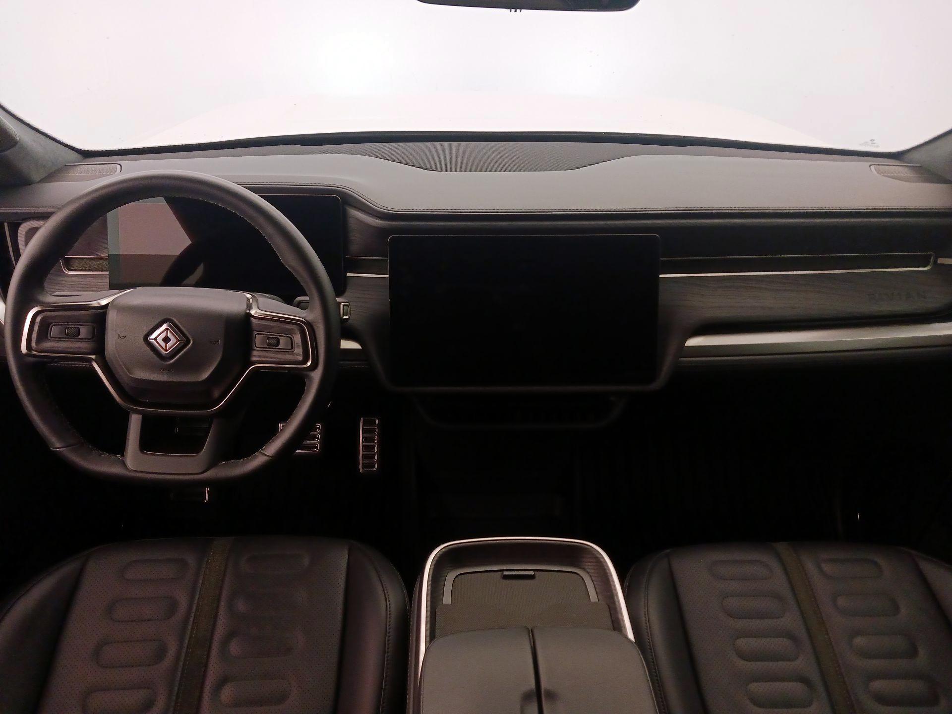 Thumbnail: 2023 Rivian R1T - 9