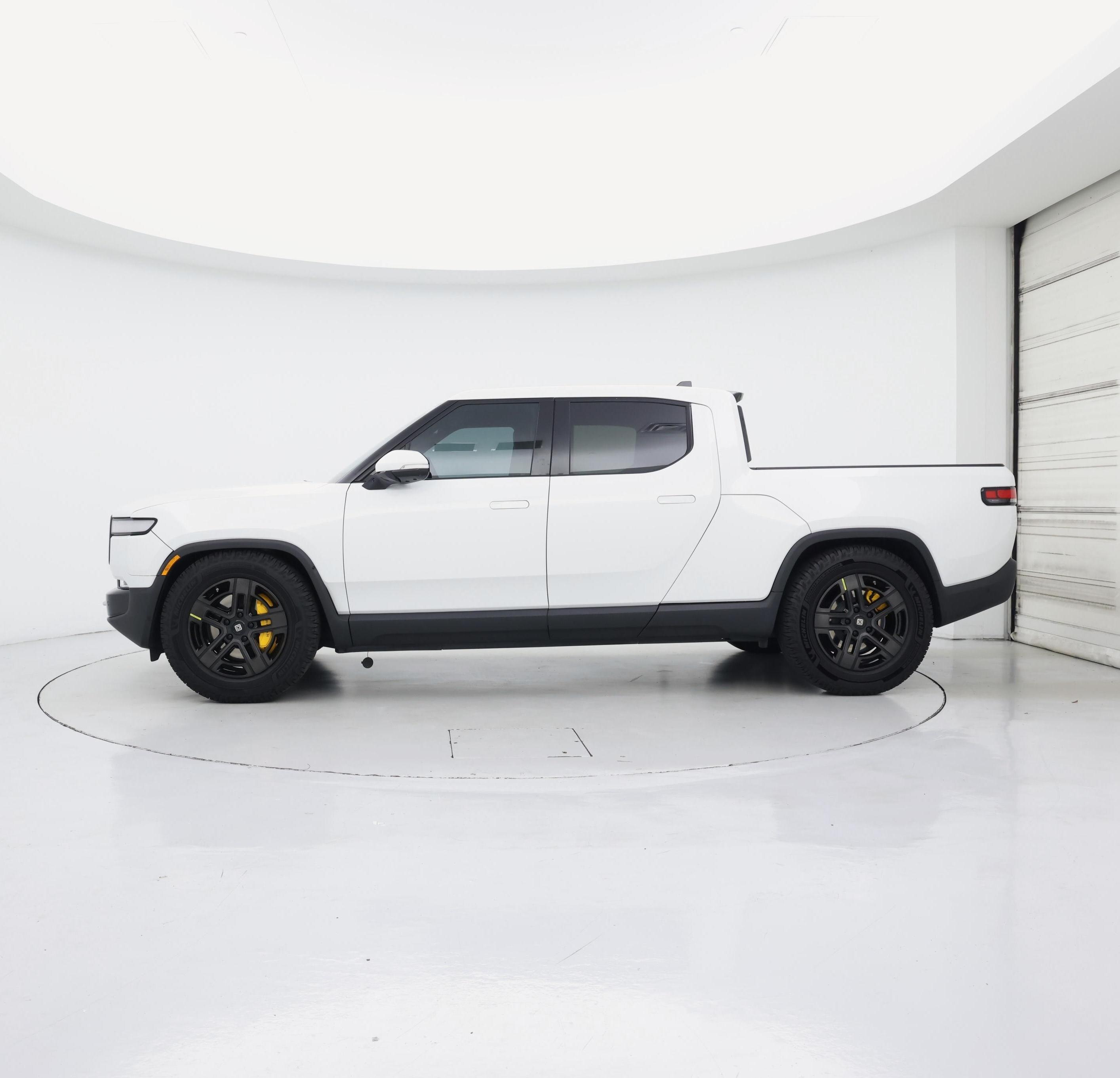 Thumbnail: 2023 Rivian R1T - 3