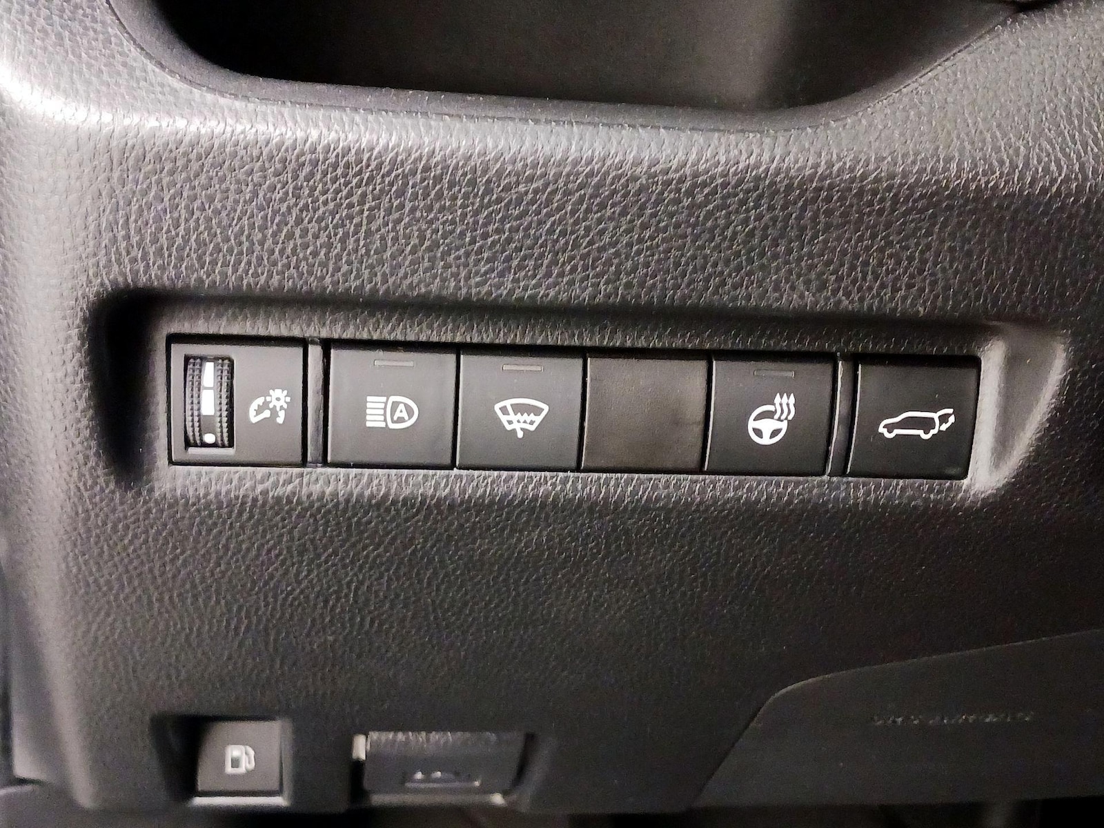 2021 Toyota RAV4 XLE Premium - Photo 14