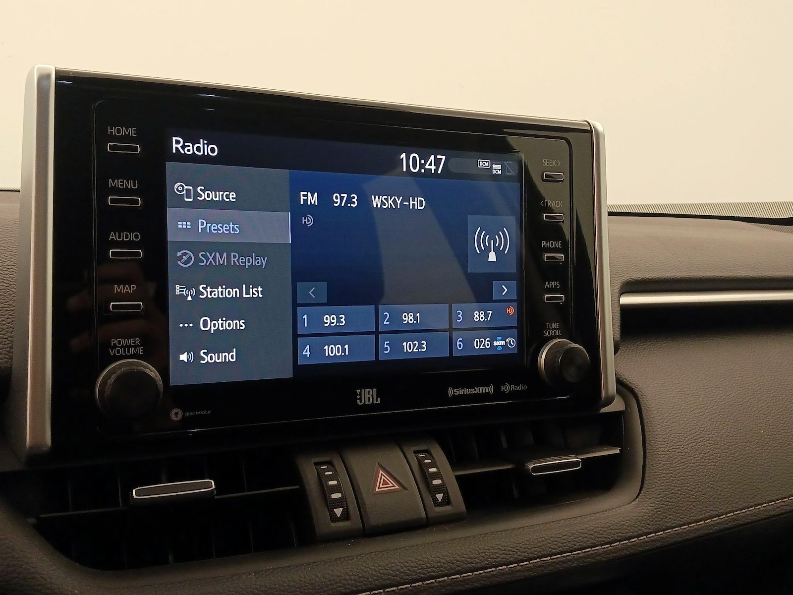 2021 Toyota RAV4 XLE Premium - Photo 16
