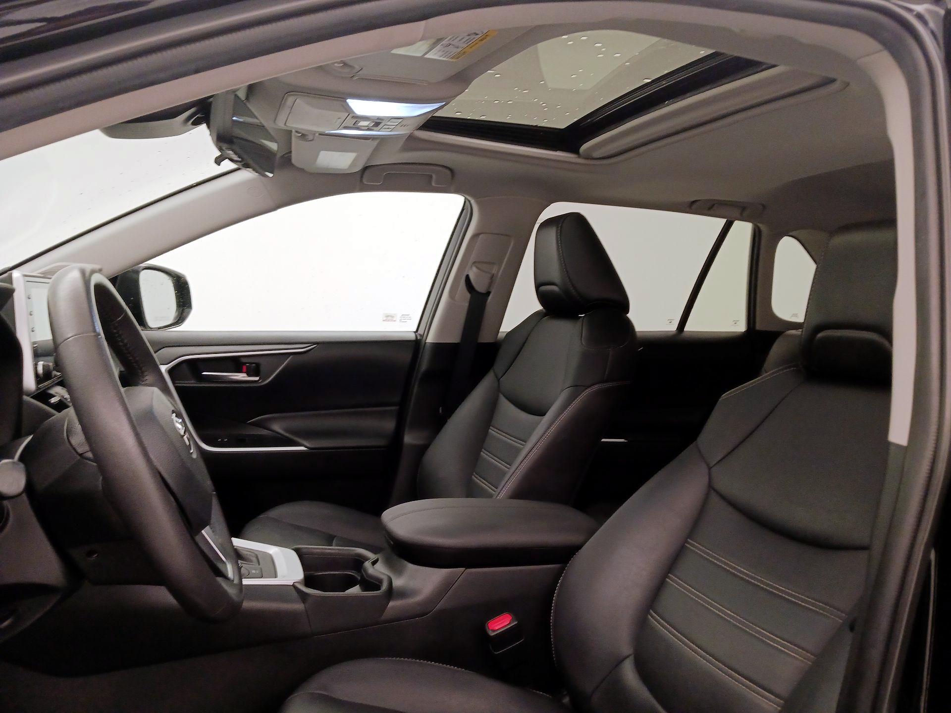 Thumbnail: 2021 Toyota RAV4 - 19