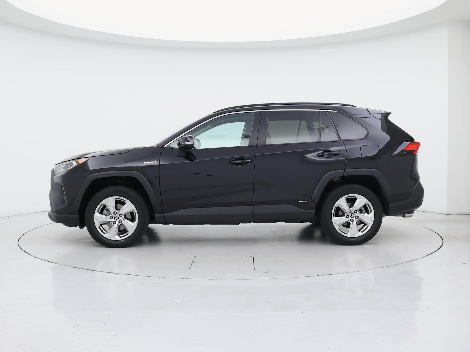 2021 Toyota RAV4 XLE Premium - Photo 4