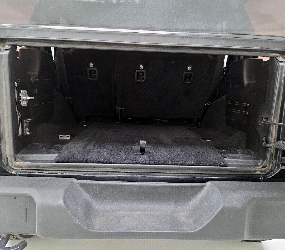 Trunk/Cargo (Seats Up)