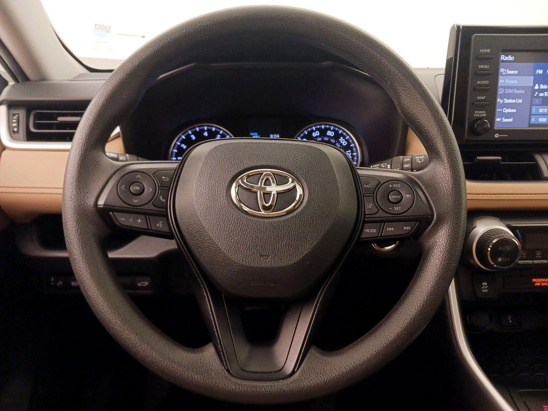 Thumbnail: 2020 Toyota RAV4 - 10