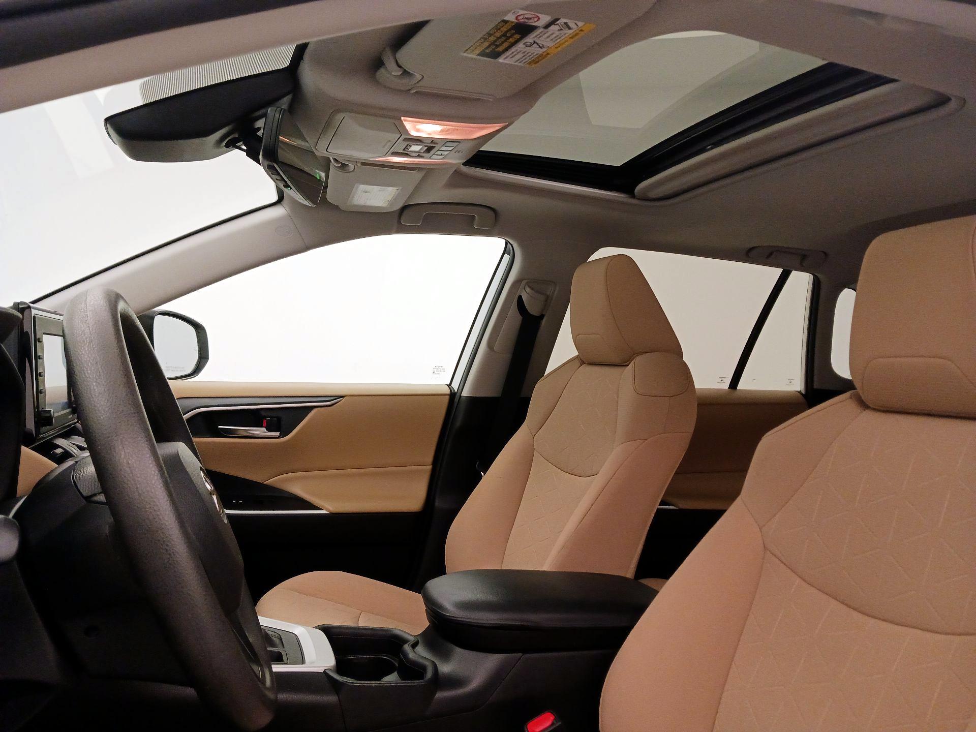 Thumbnail: 2020 Toyota RAV4 - 19