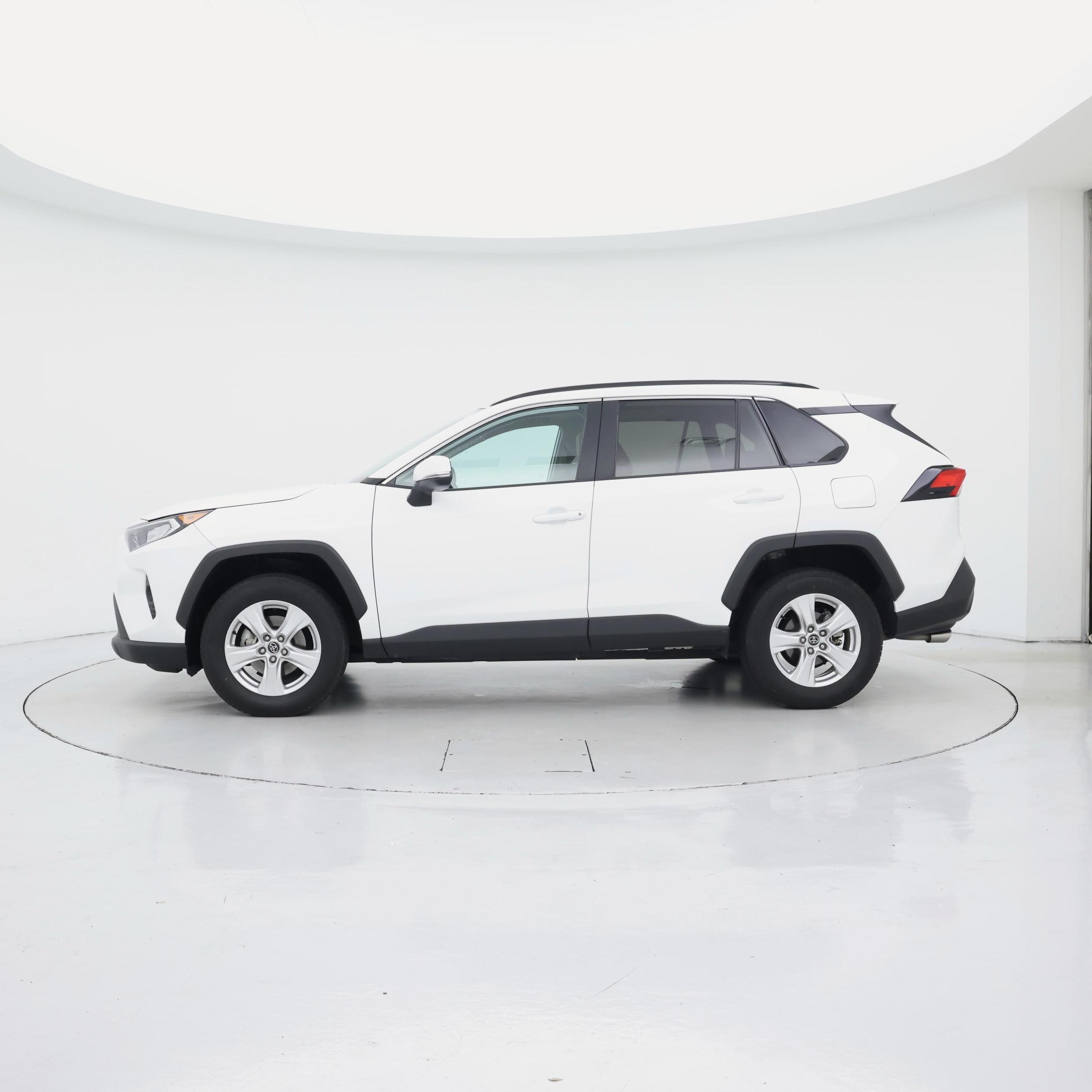Thumbnail: 2020 Toyota RAV4 - 3