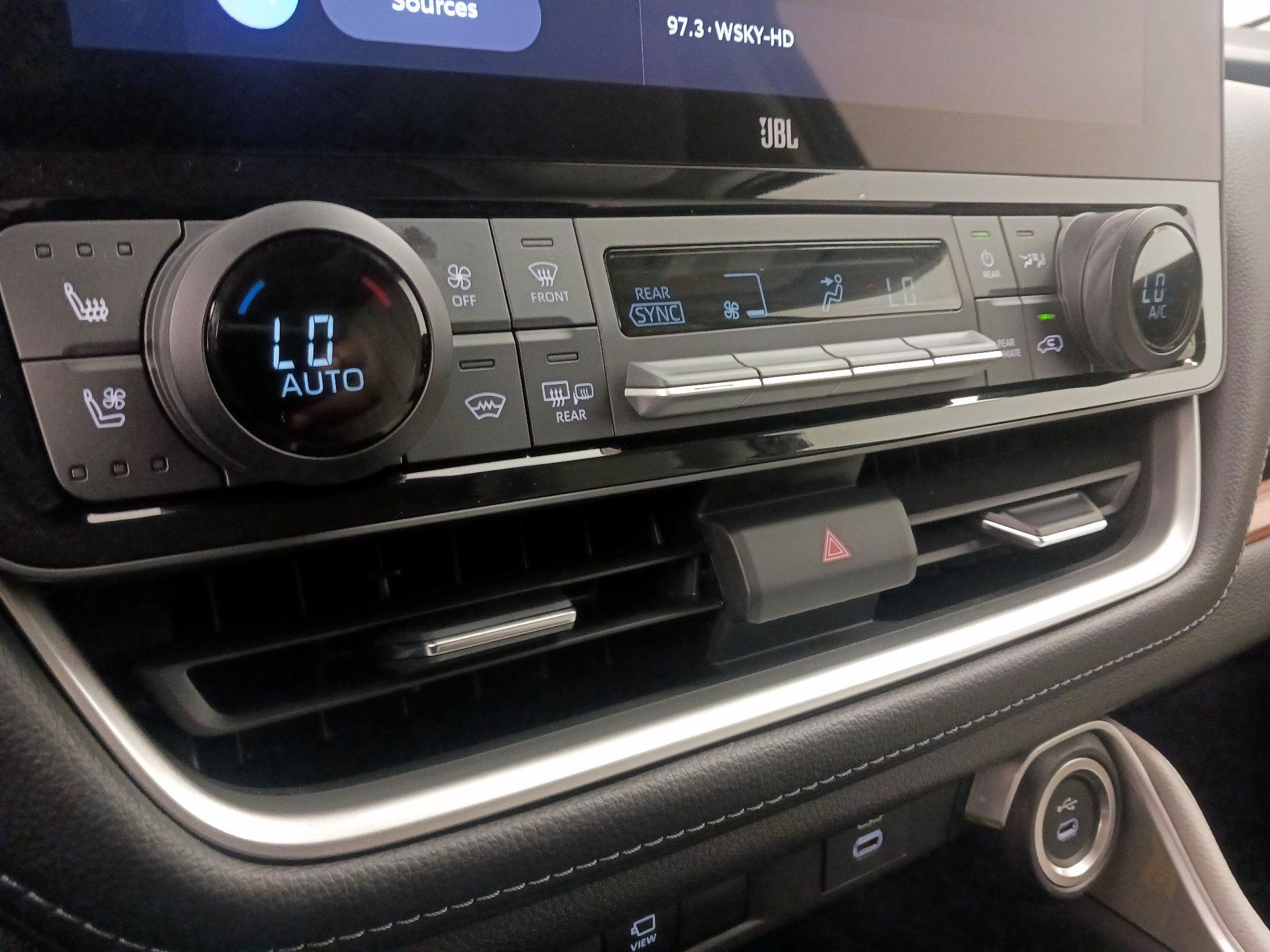 Thumbnail: 2025 Toyota Grand Highlander - 16