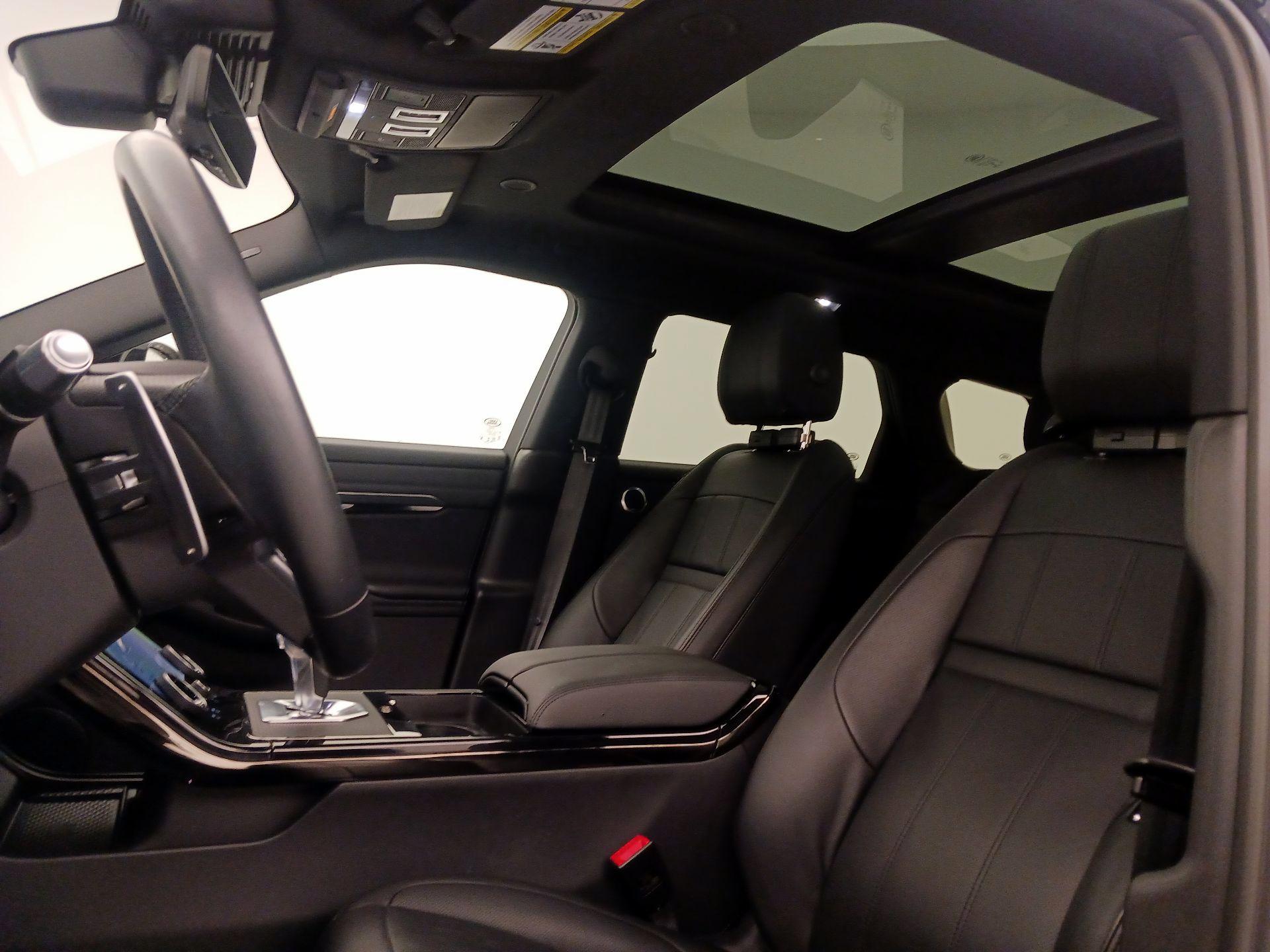 Thumbnail: 2021 Land Rover Range Rover Evoque - 20