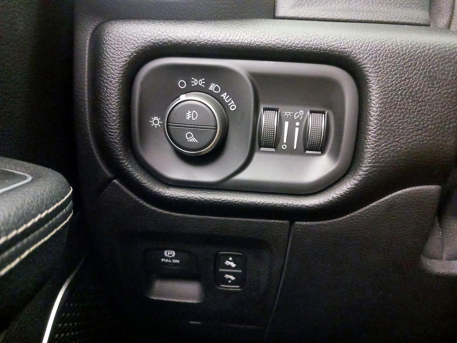 2020 RAM Ram 1500 Pickup Laramie - Photo 14