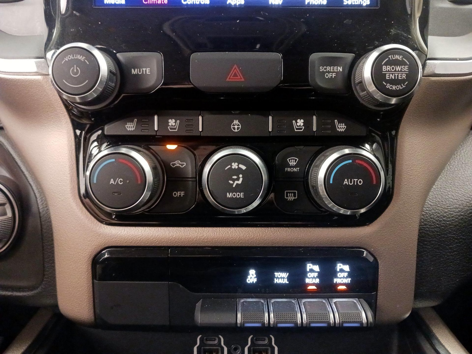 2020 RAM Ram 1500 Pickup Laramie - Photo 18