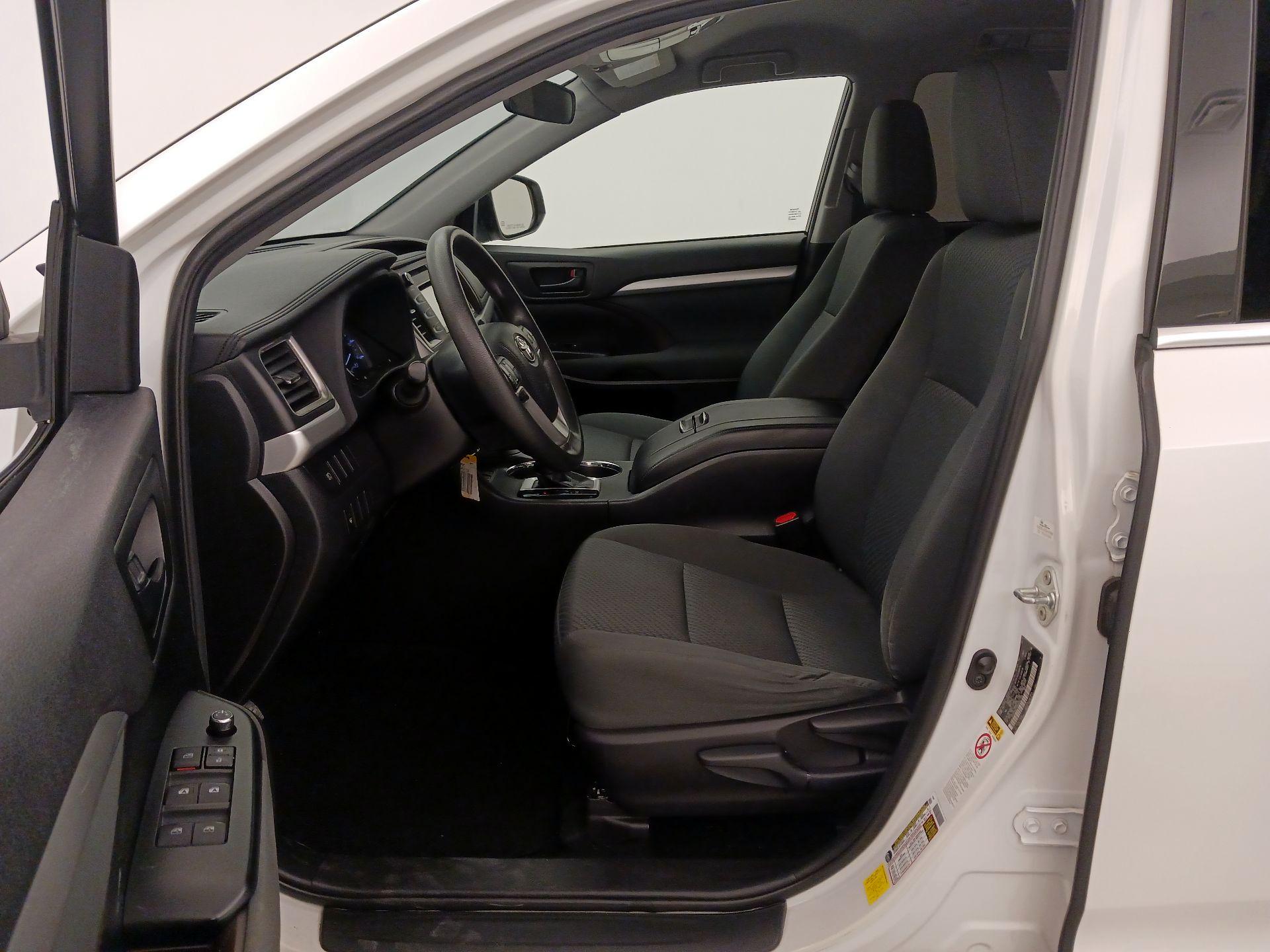 Thumbnail: 2019 Toyota Highlander - 11