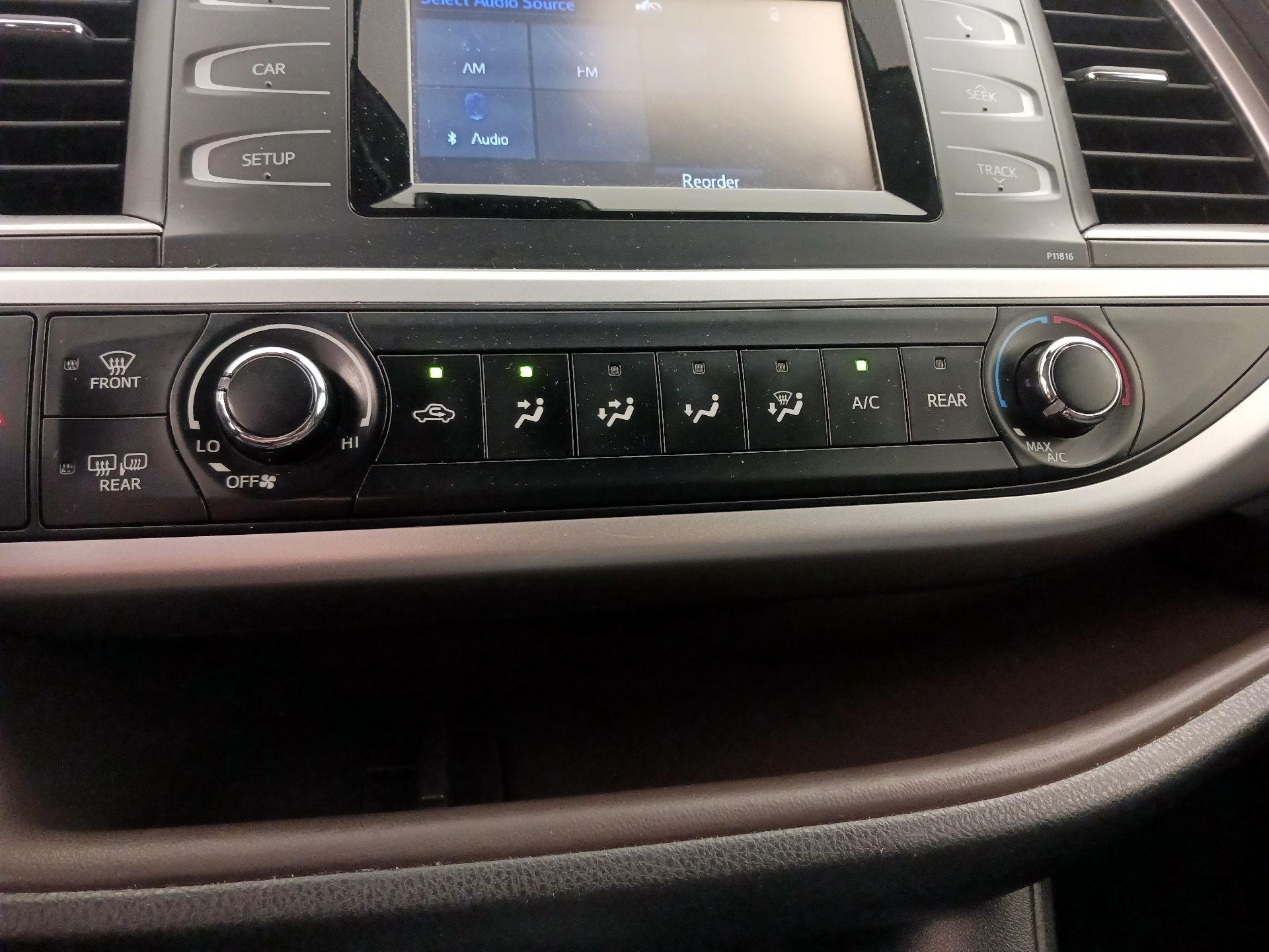 Thumbnail: 2019 Toyota Highlander - 16