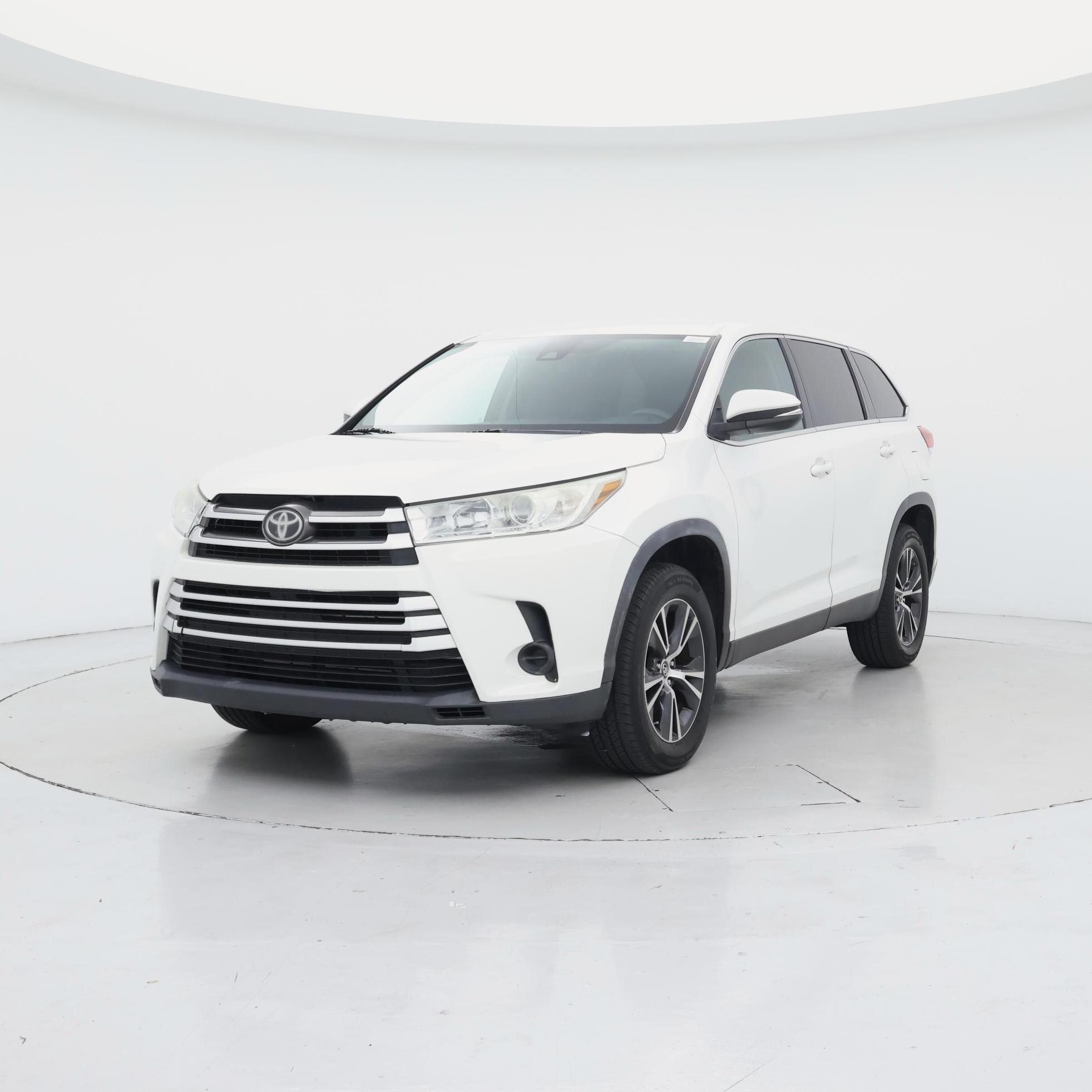 Thumbnail: 2019 Toyota Highlander - 4