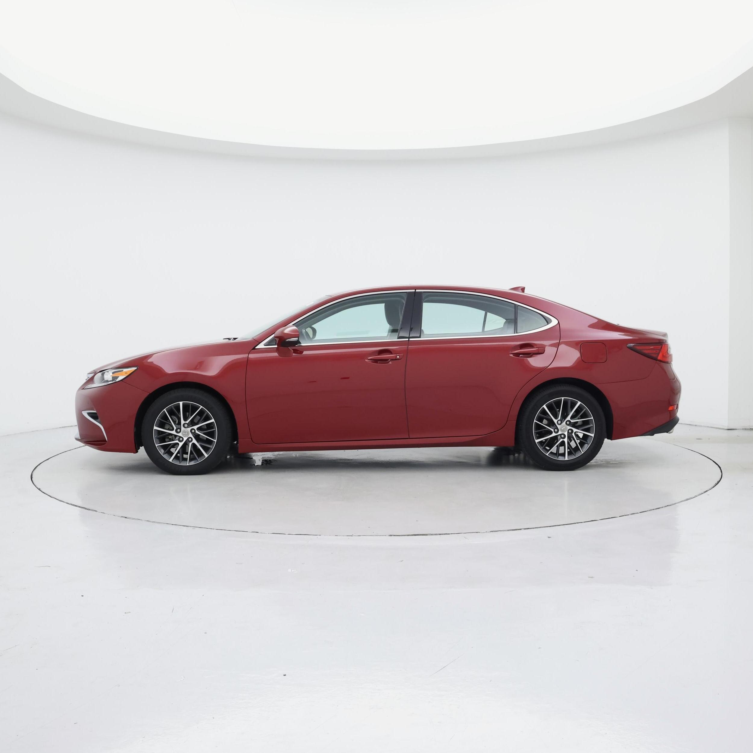 Thumbnail: 2018 Lexus ES - 3
