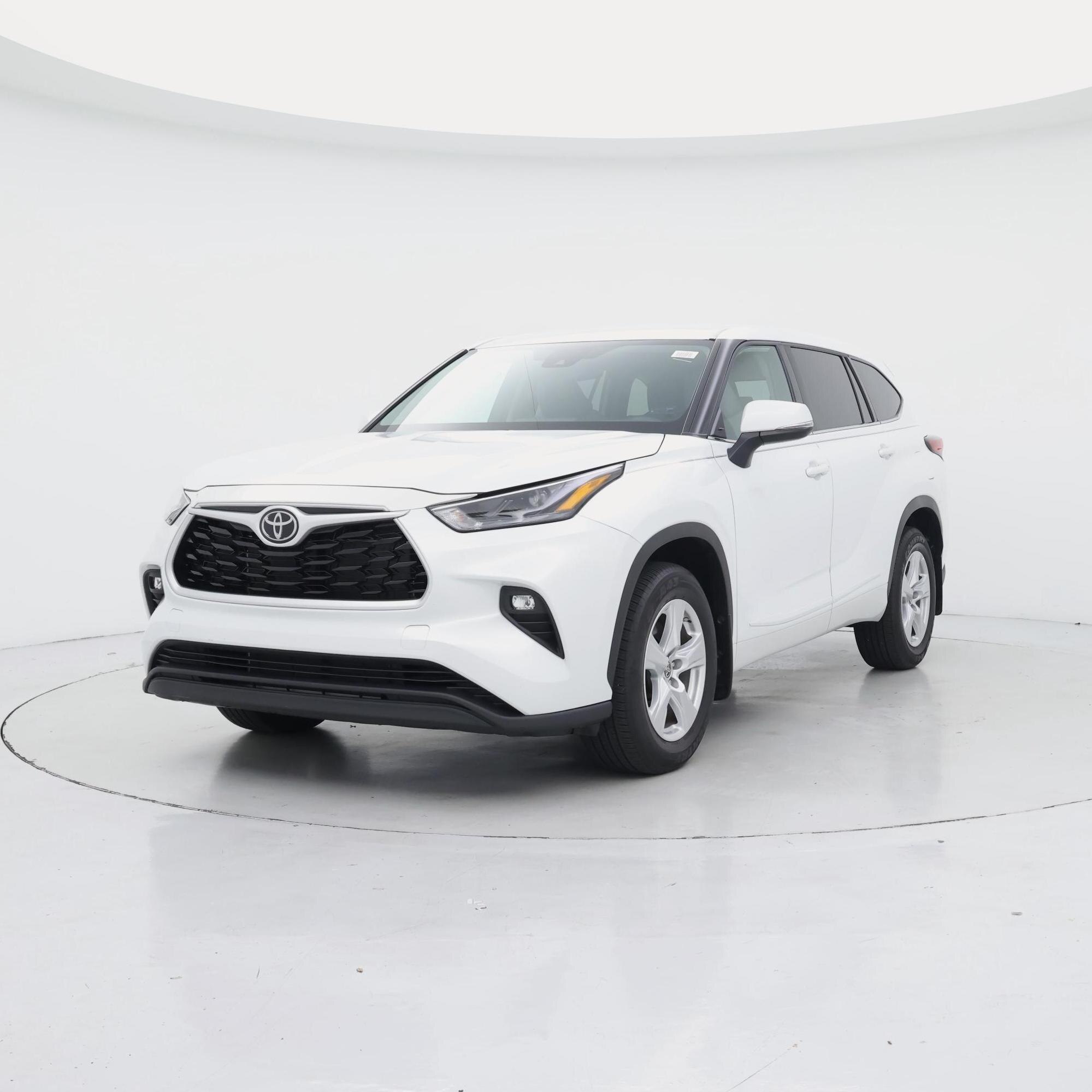 Thumbnail: 2022 Toyota Highlander - 4