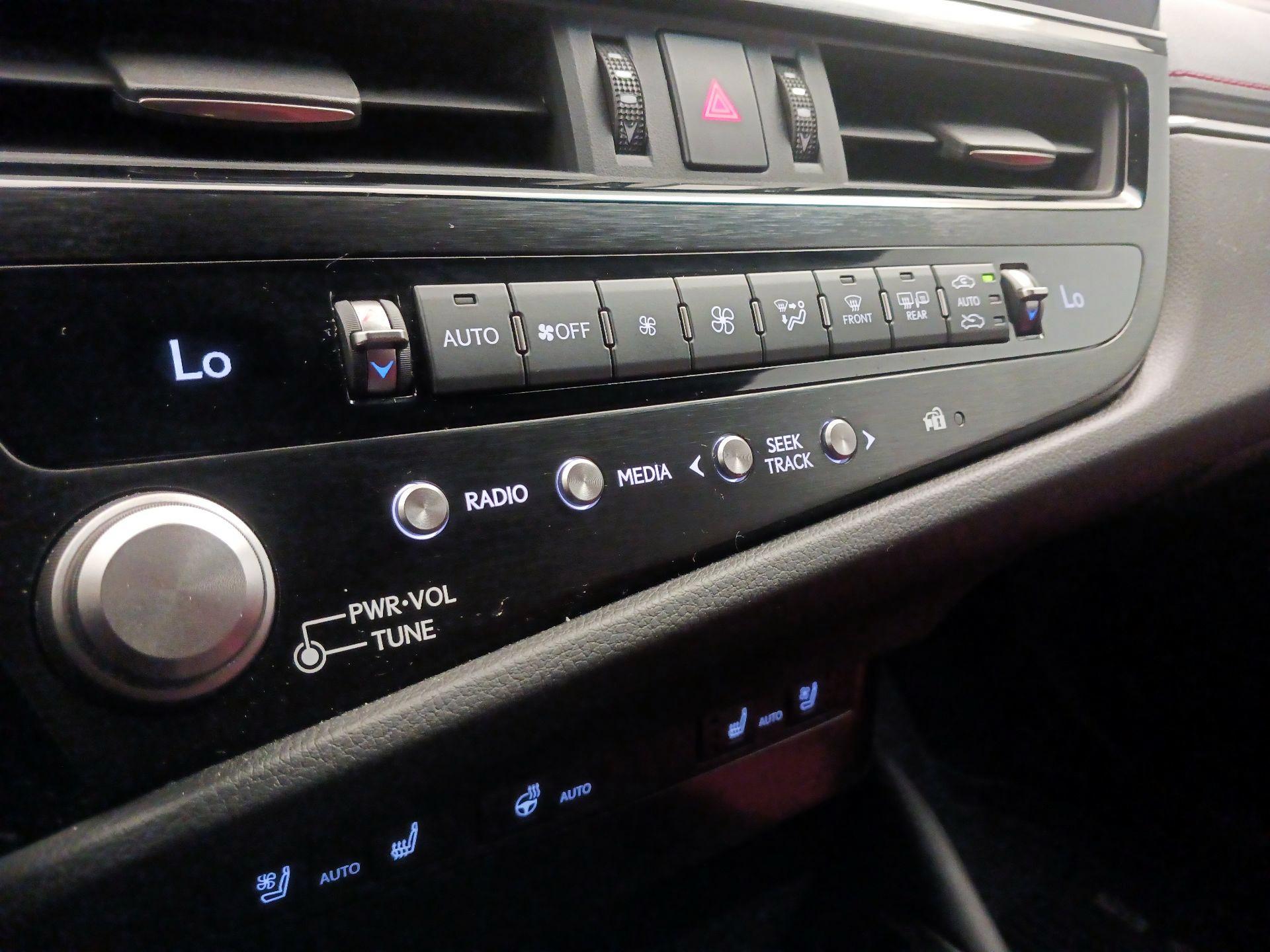 Thumbnail: 2023 Lexus ES - 16
