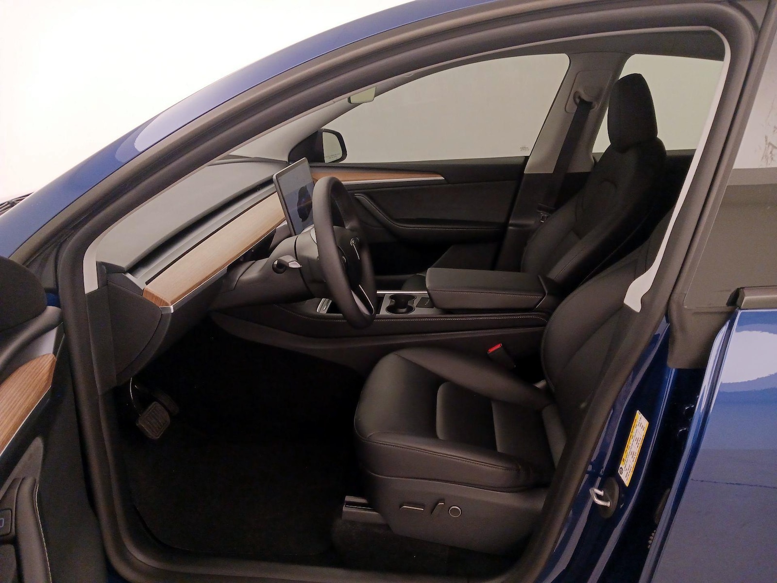 2024 Tesla Model Y Long Range - Photo 12