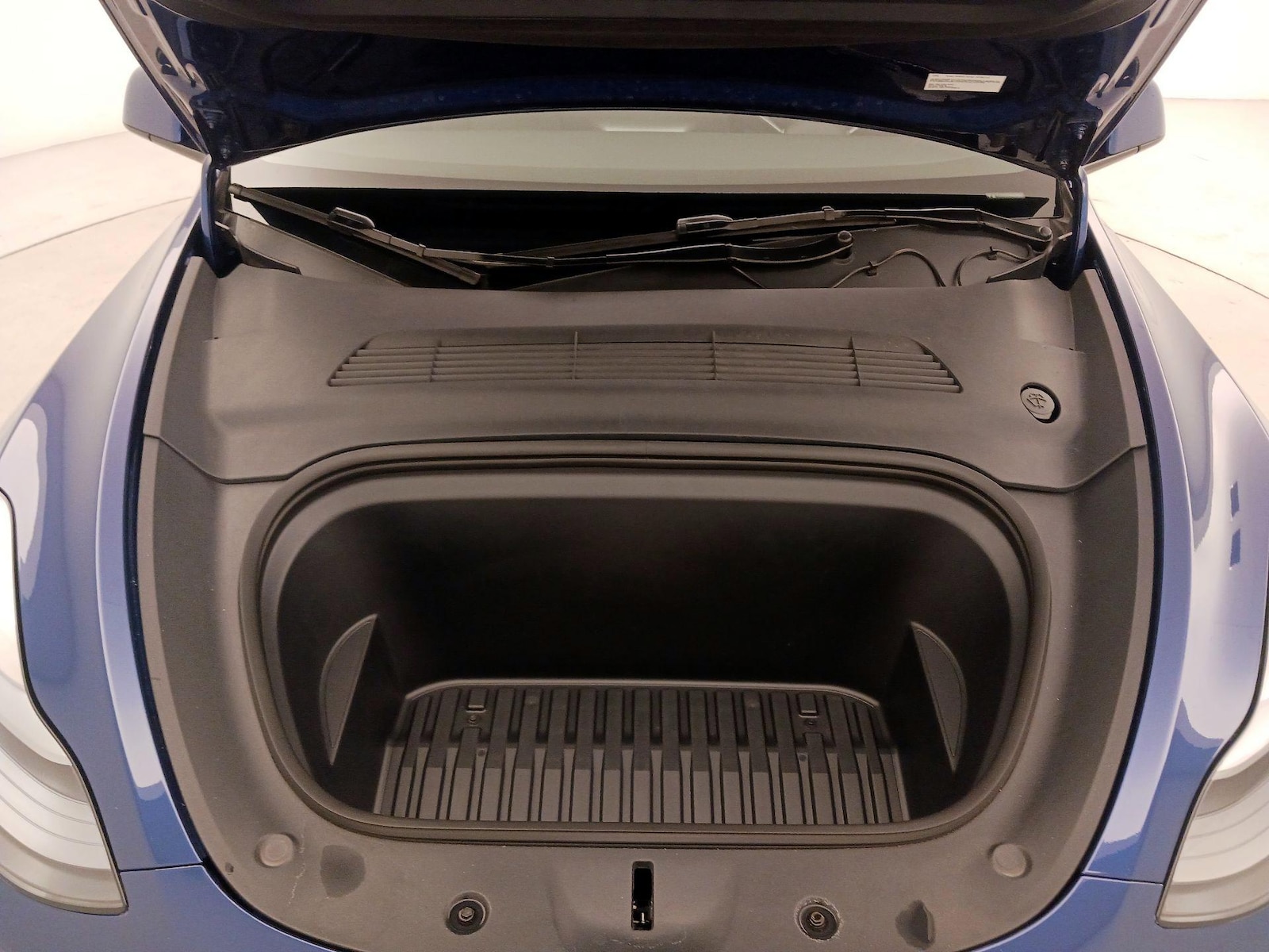2024 Tesla Model Y Long Range - Photo 23
