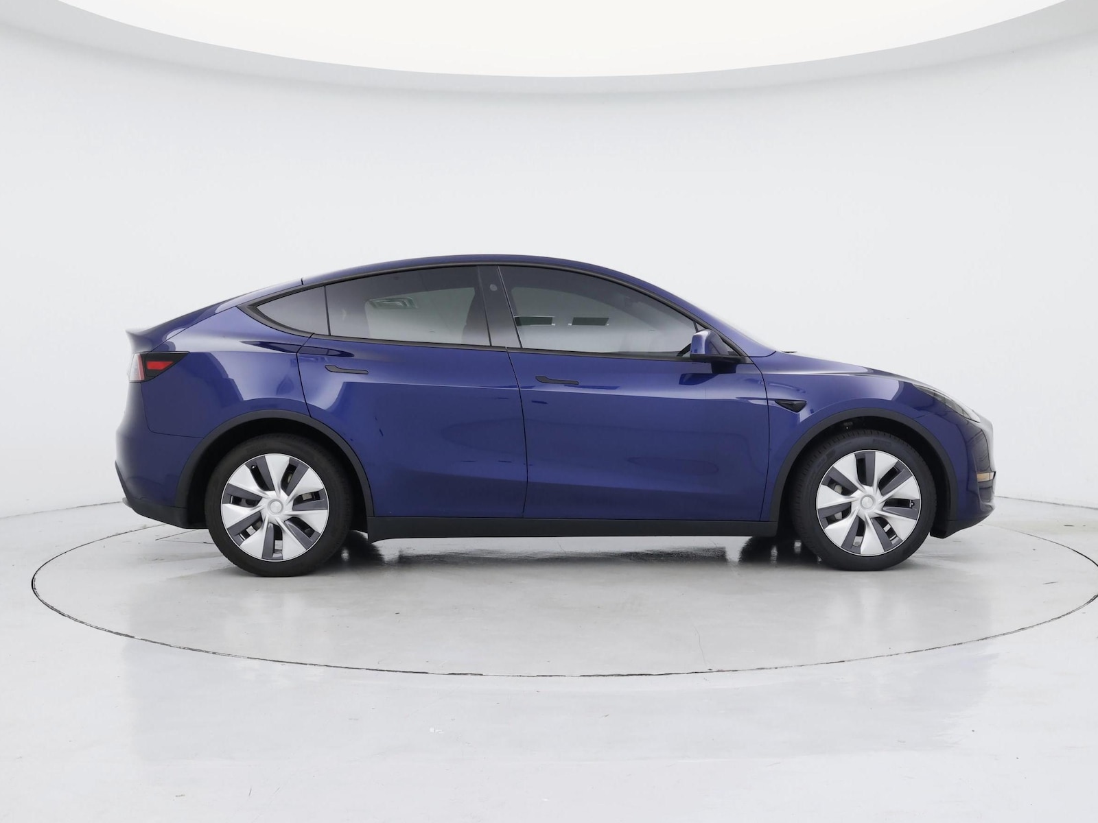 2024 Tesla Model Y Long Range - Photo 8