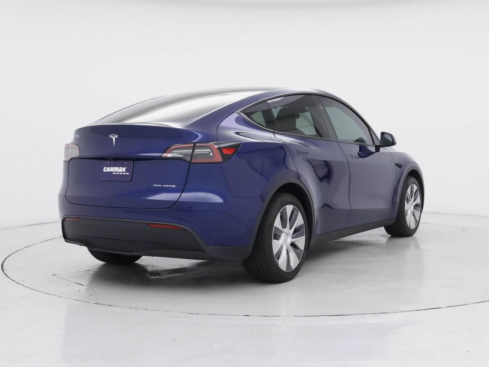 2024 Tesla Model Y Long Range - Photo 9