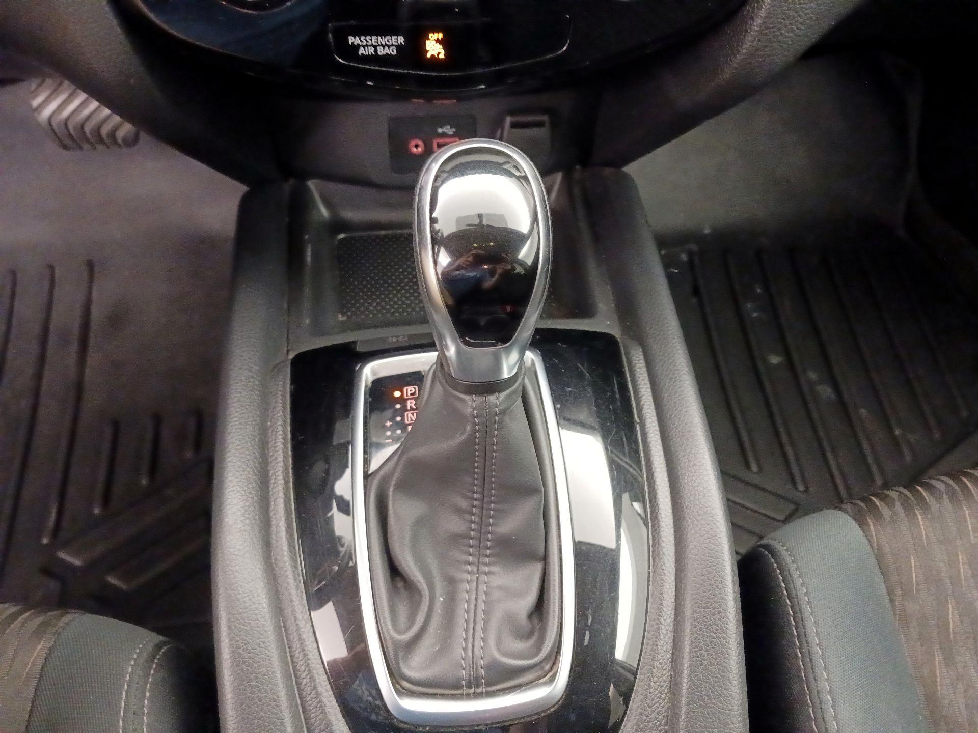 Thumbnail: 2018 Nissan Rogue - 17