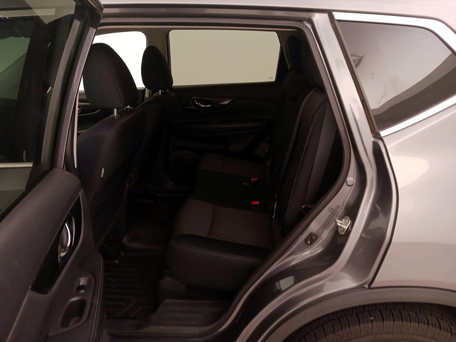 2018 Nissan Rogue SV - Photo 20