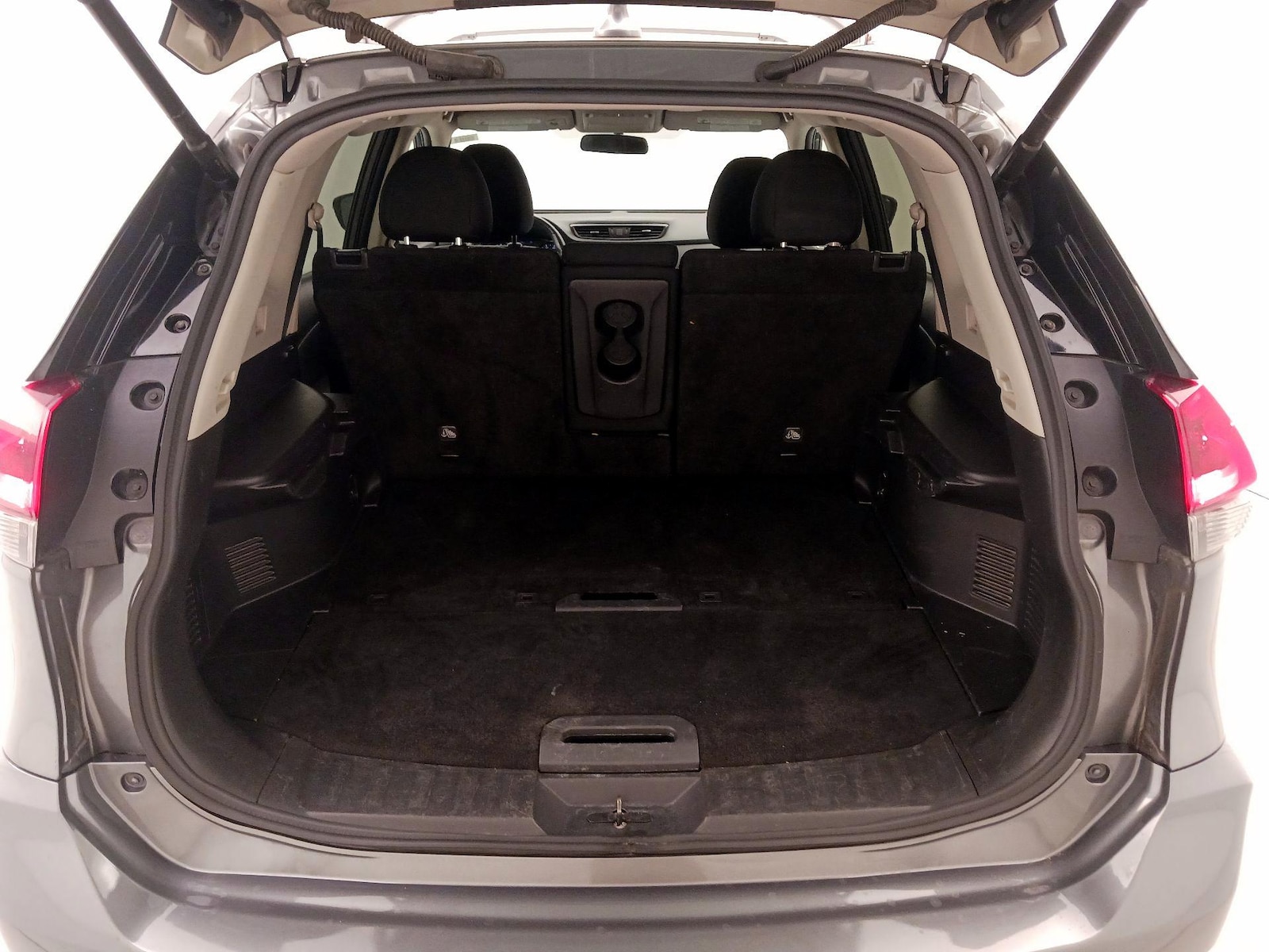 2018 Nissan Rogue SV - Photo 21