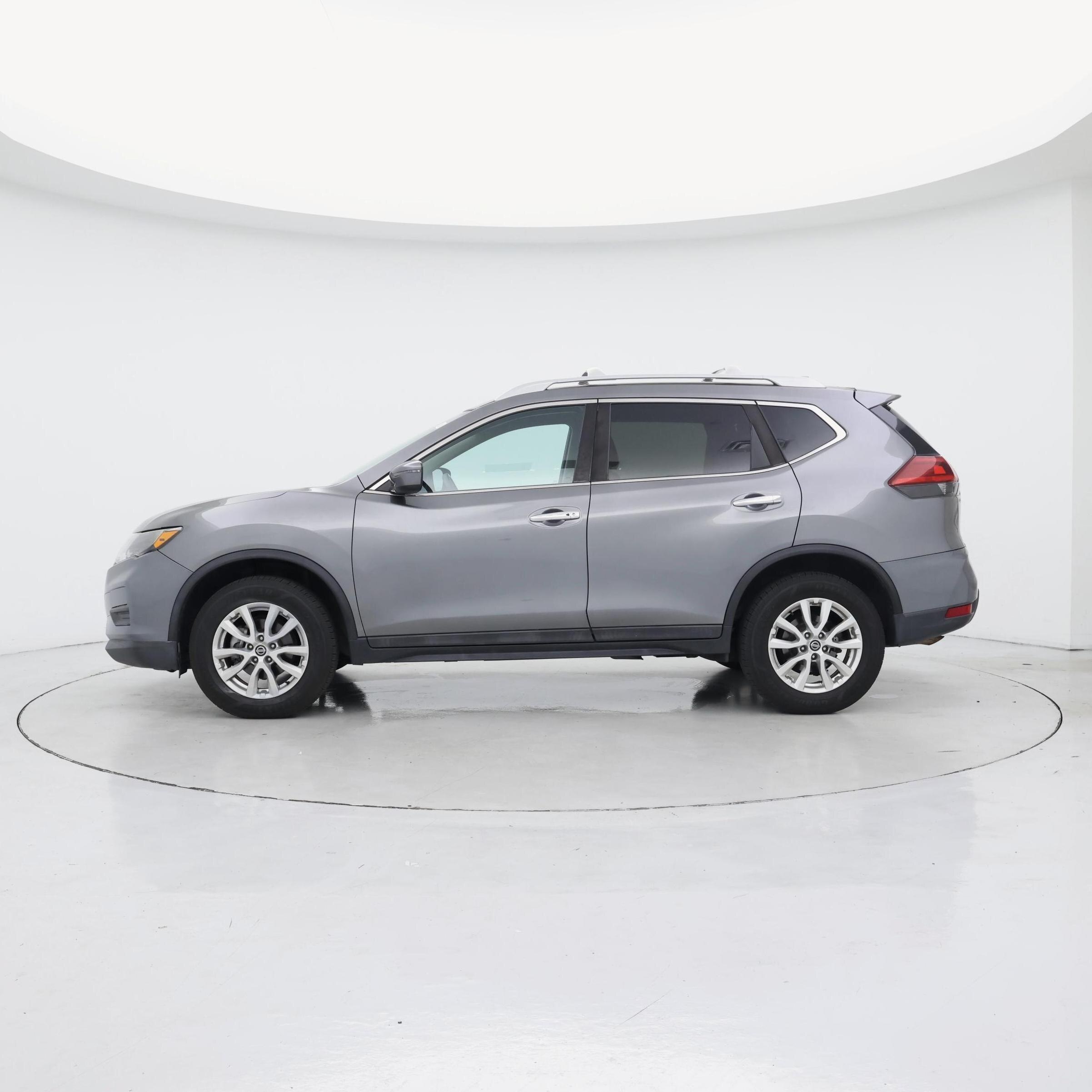 Thumbnail: 2018 Nissan Rogue - 3