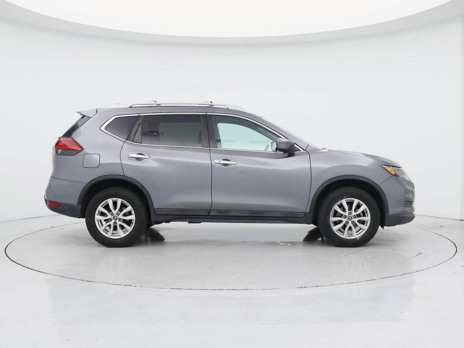 2018 Nissan Rogue SV - Photo 8
