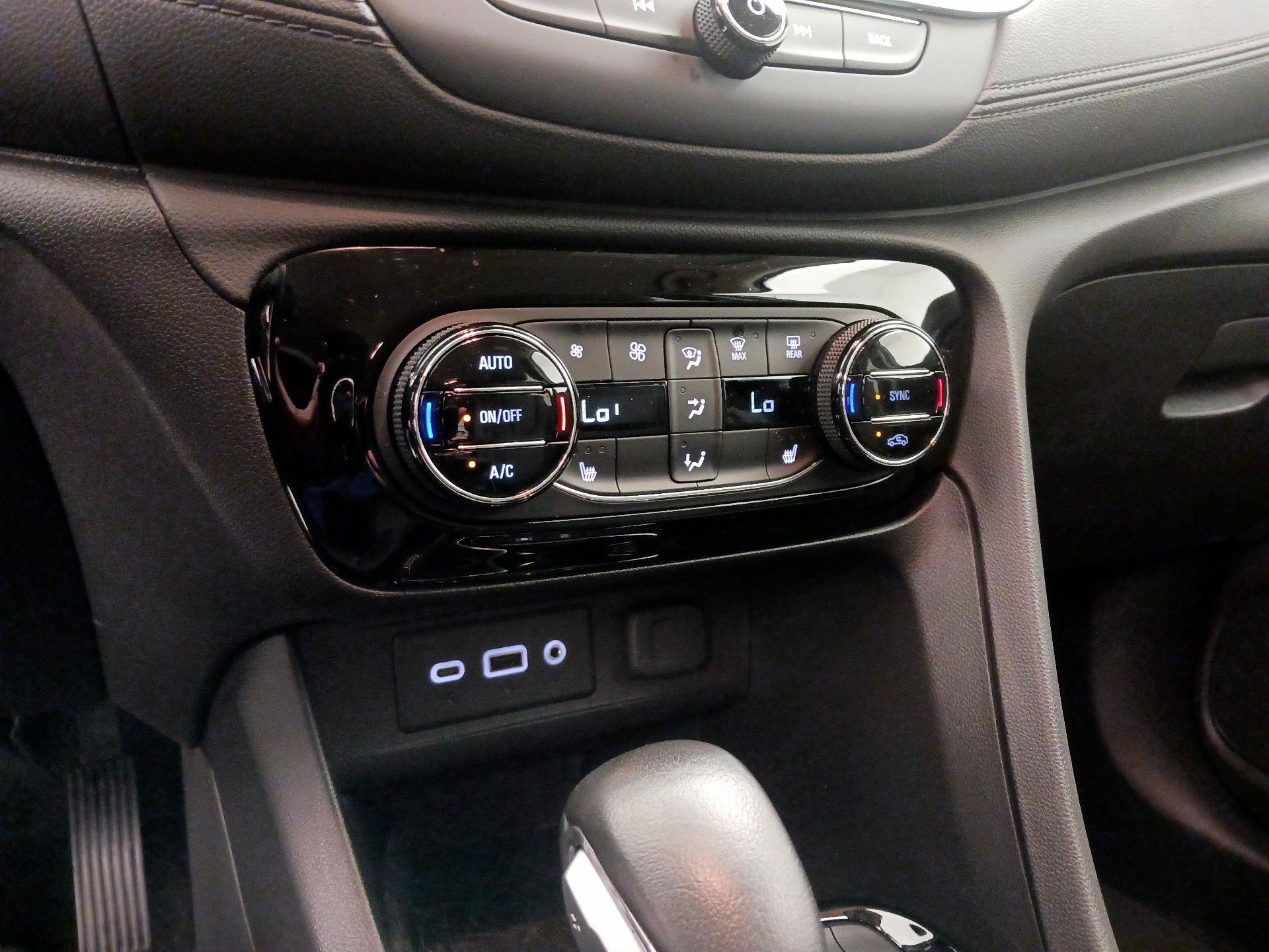Thumbnail: 2022 Buick Encore GX - 16