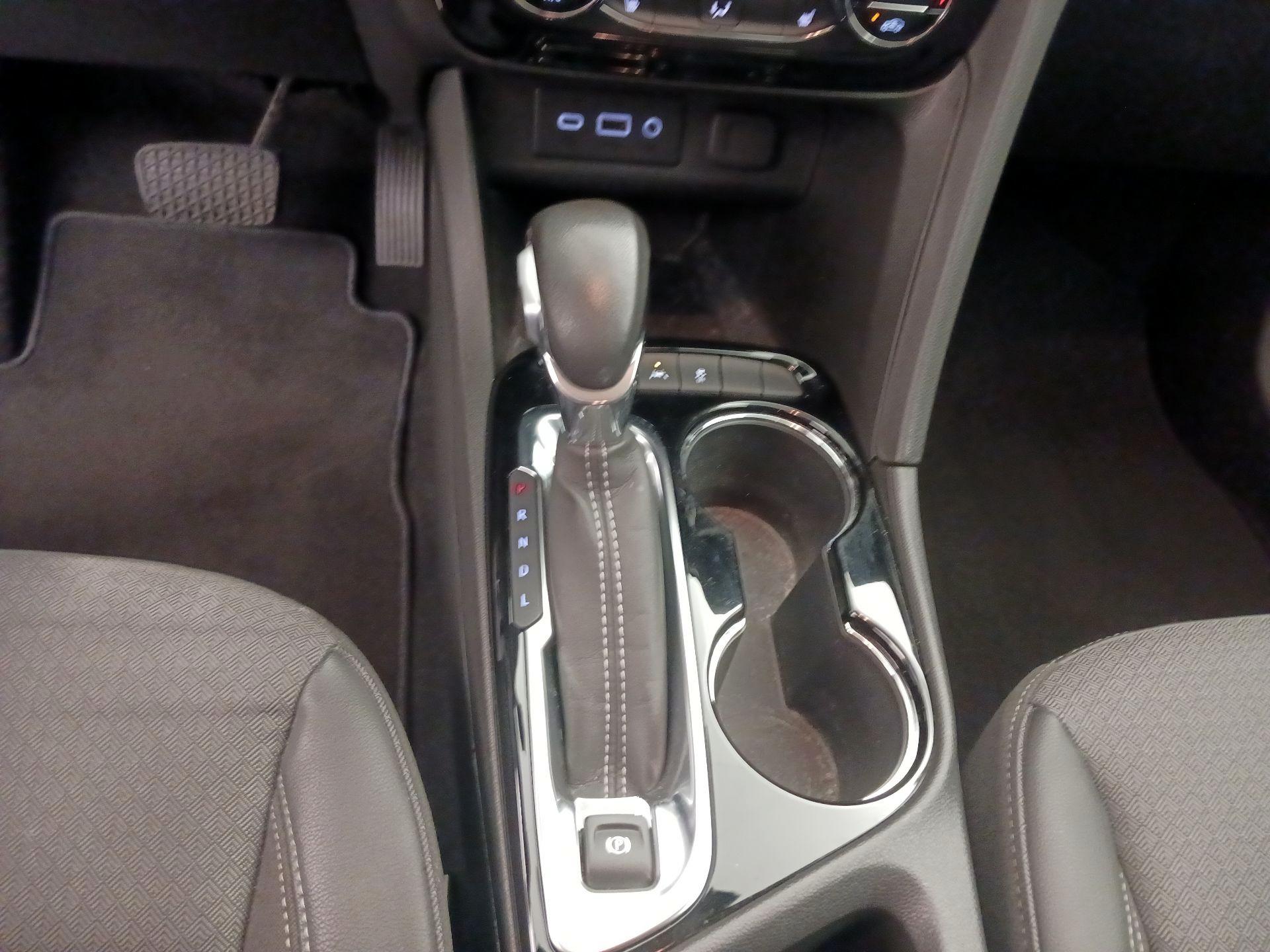 Thumbnail: 2022 Buick Encore GX - 17