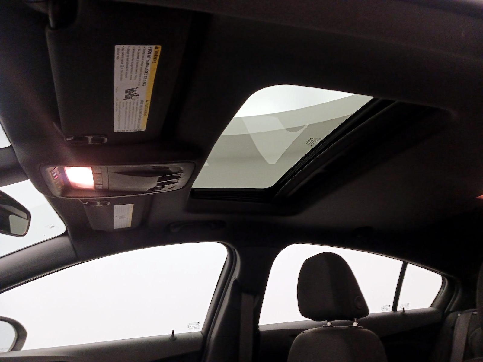 Sunroof(s) & Overhead Airbags