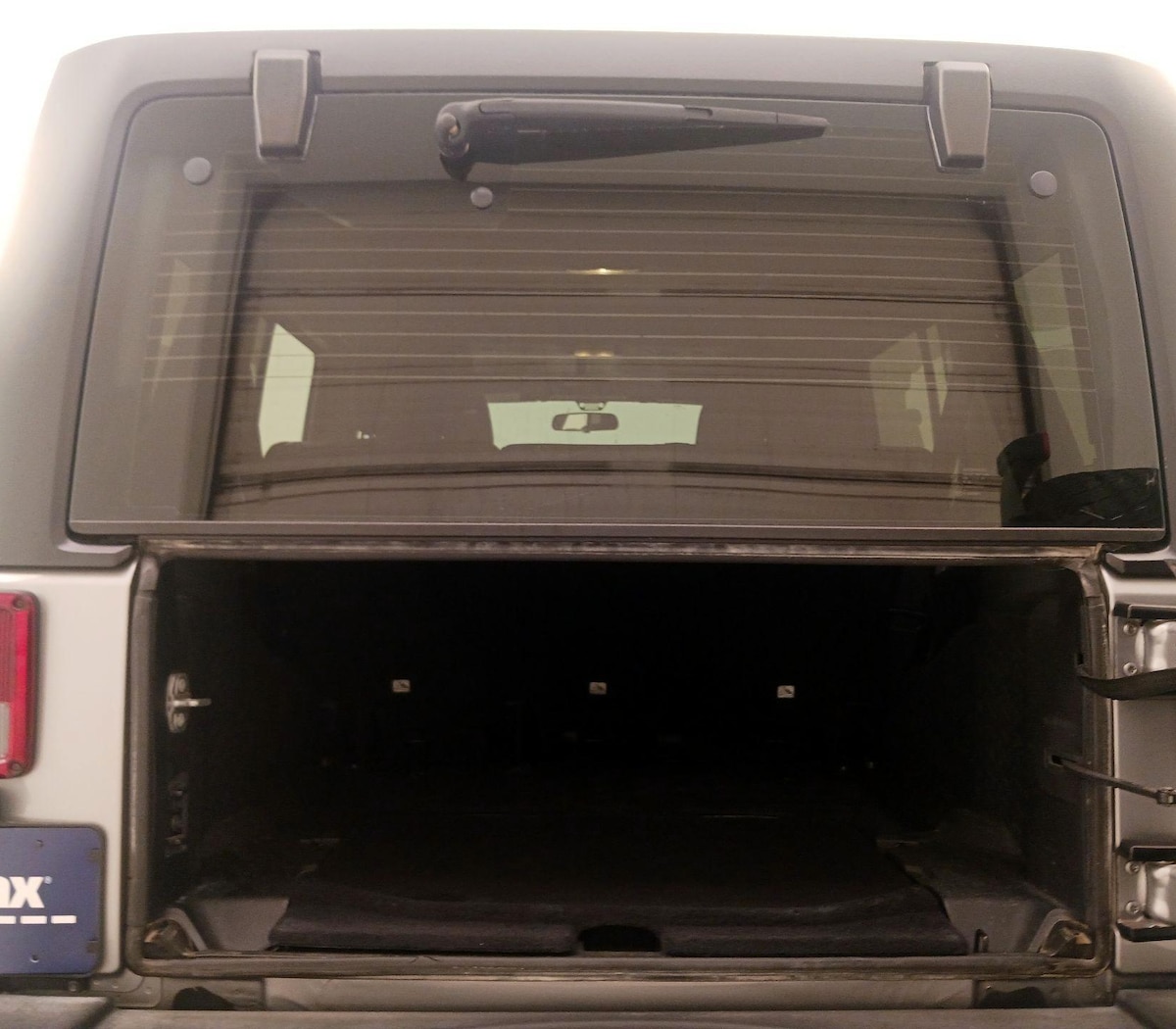 Trunk/Cargo (Seats Up)