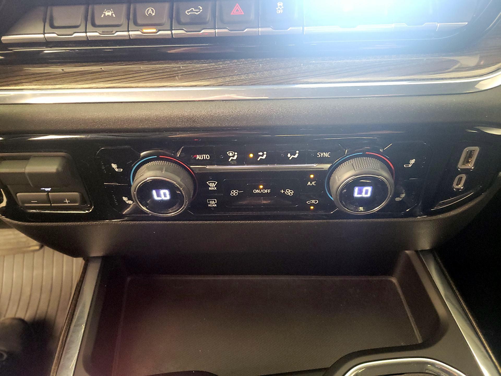 Thumbnail: 2024 Chevrolet Silverado 1500 - 17