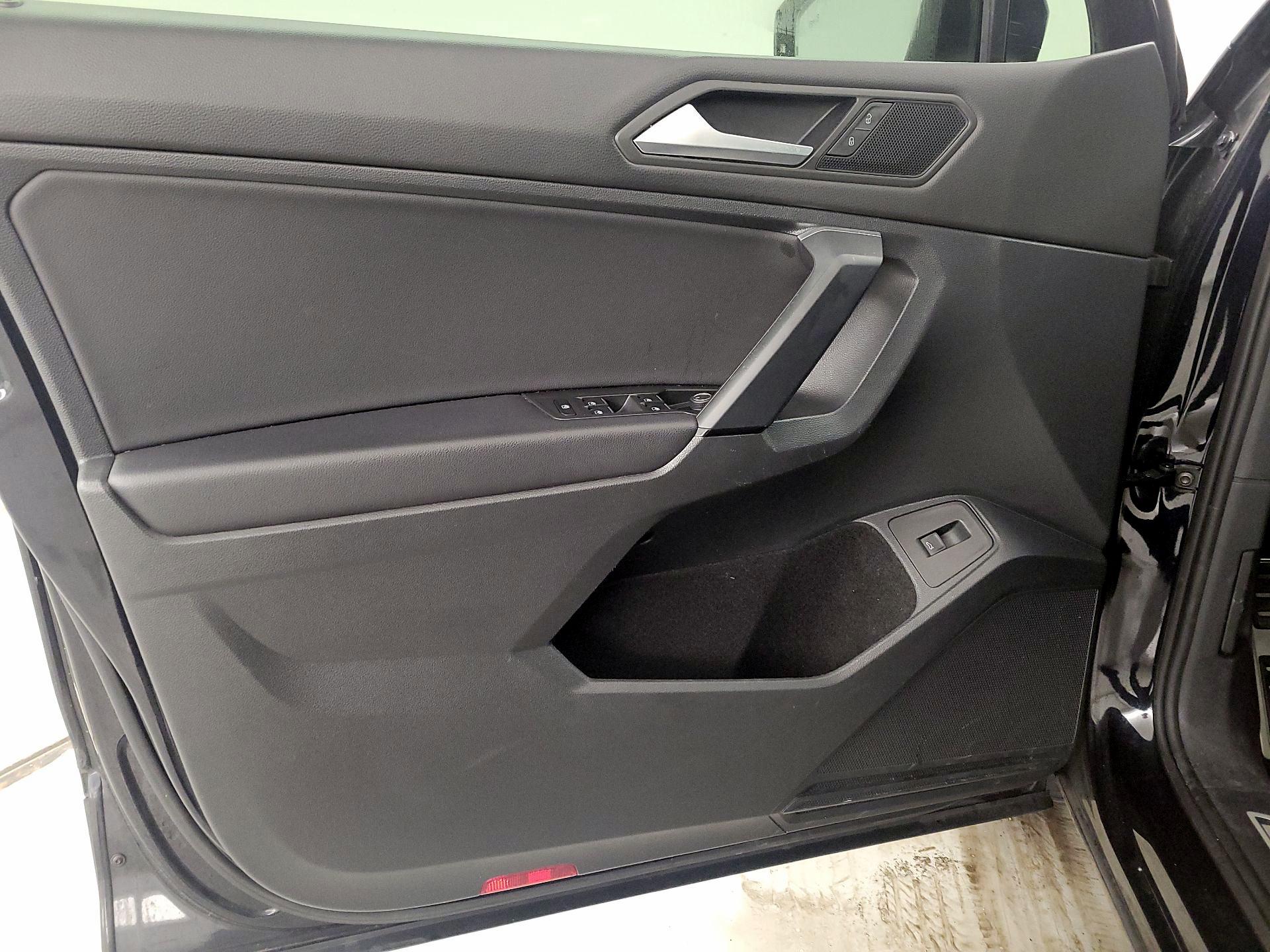 Thumbnail: 2019 Volkswagen Tiguan - 12