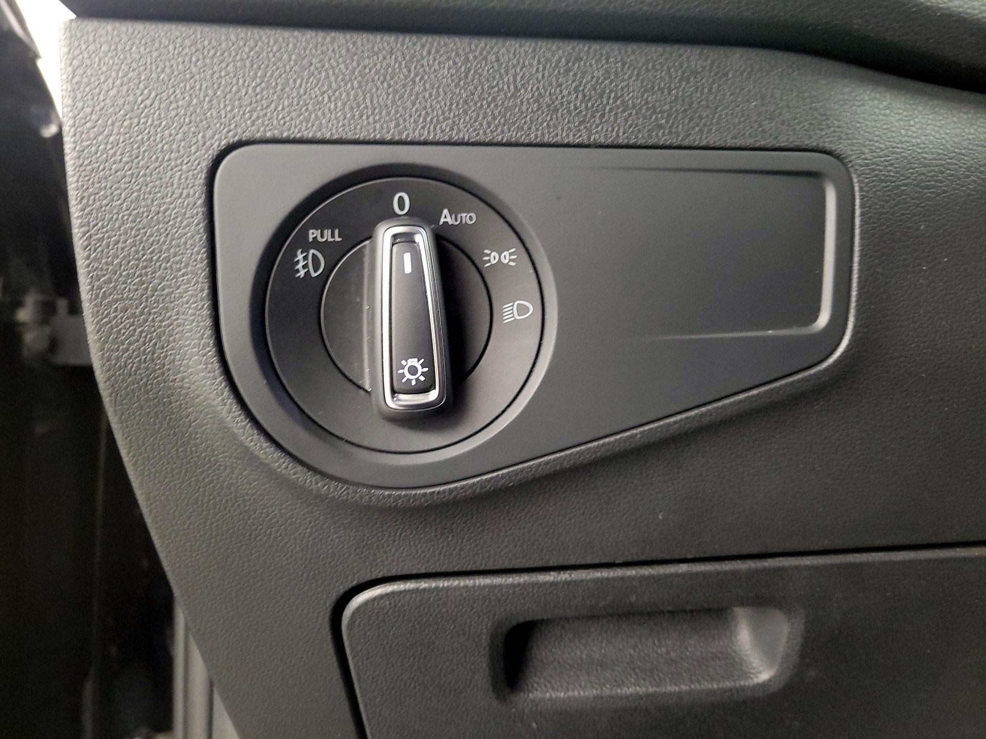 Thumbnail: 2019 Volkswagen Tiguan - 13