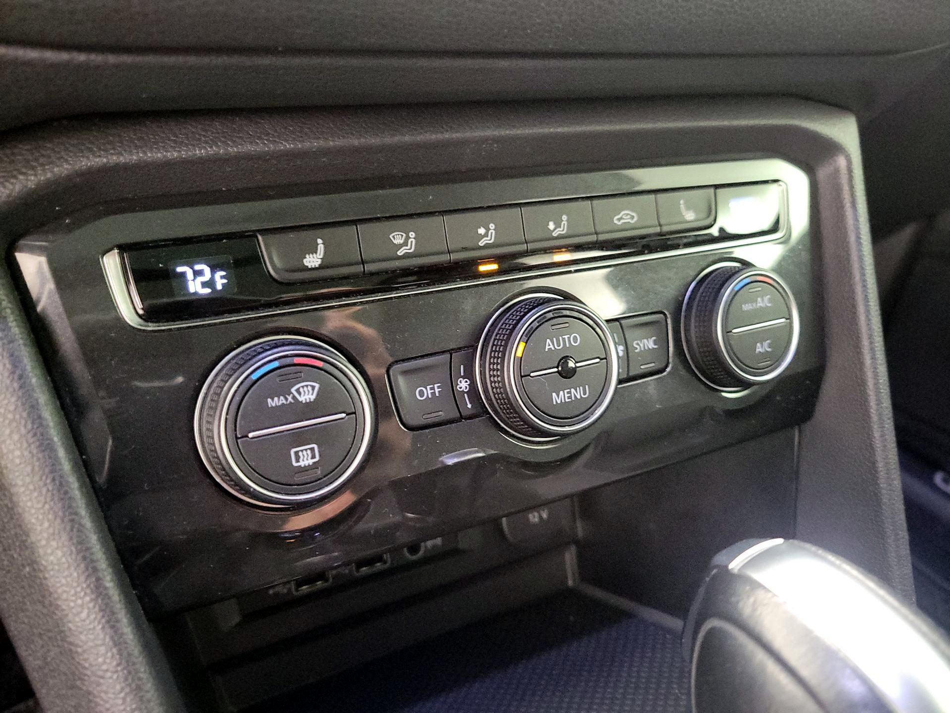 Thumbnail: 2019 Volkswagen Tiguan - 17