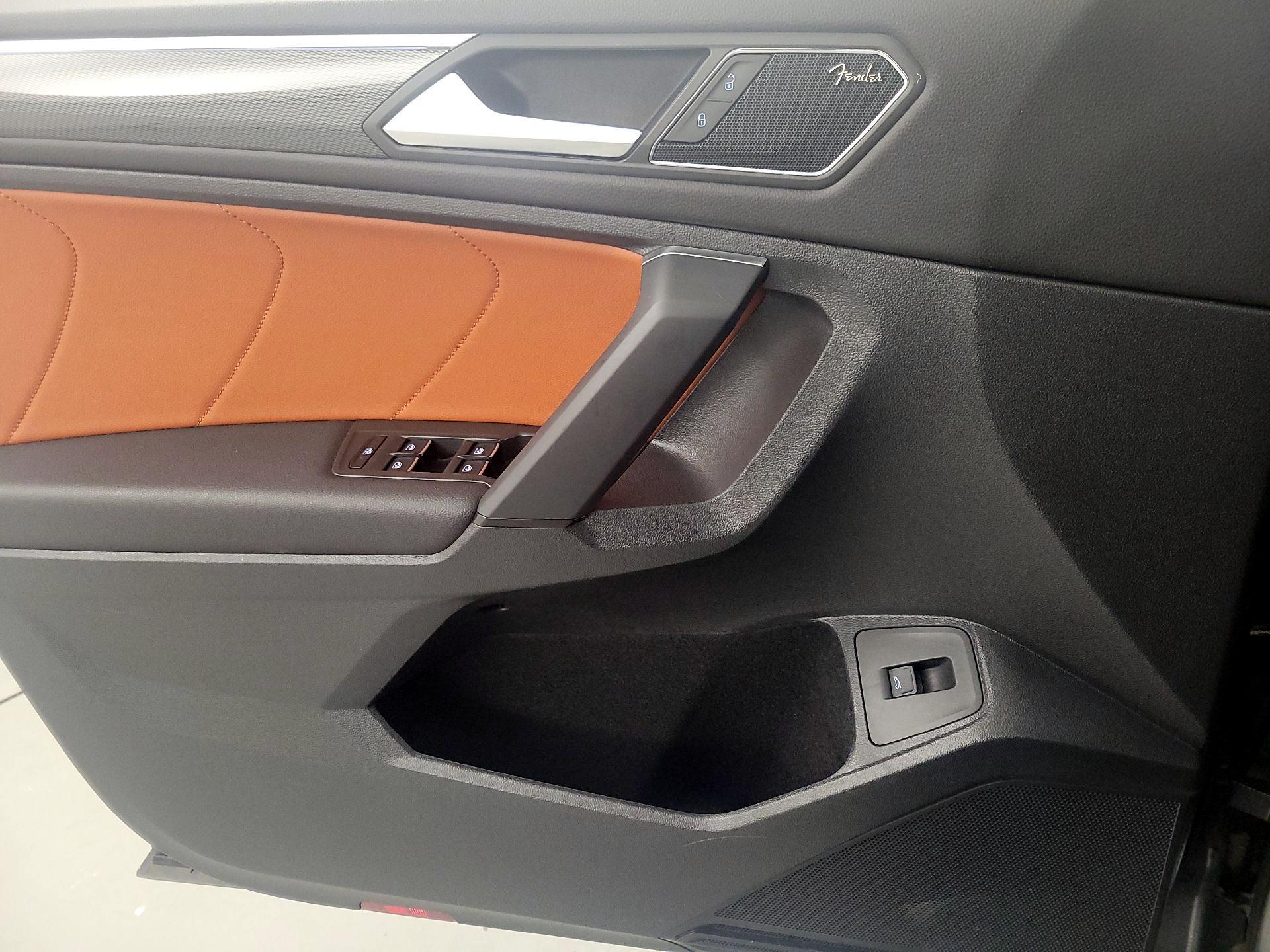 Thumbnail: 2019 Volkswagen Tiguan - 12