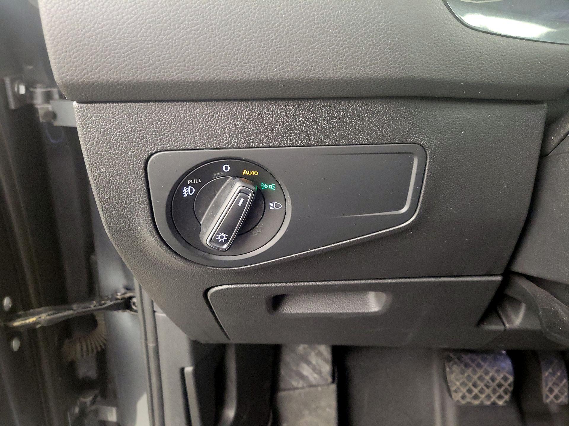 Thumbnail: 2019 Volkswagen Tiguan - 13