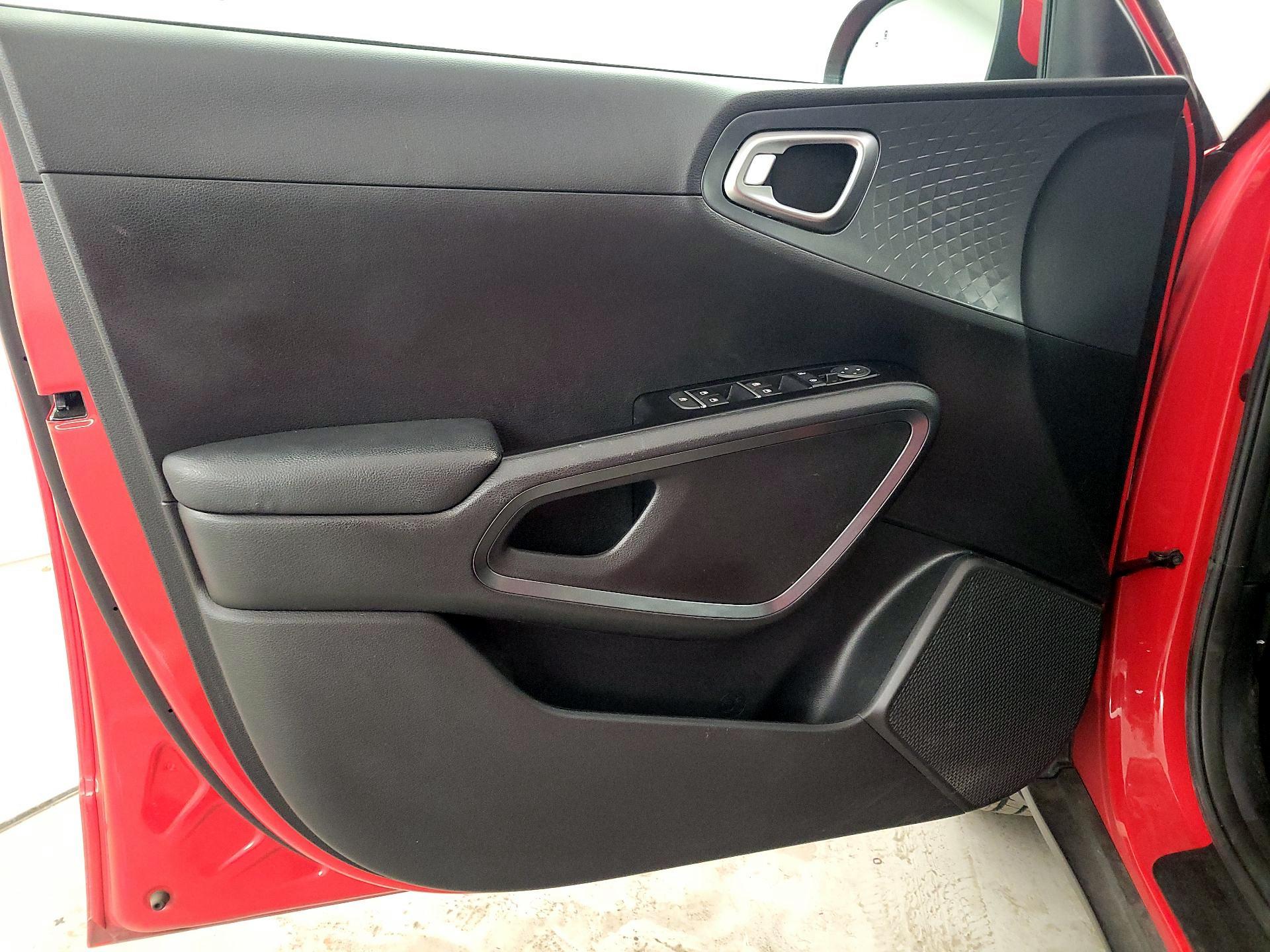 Thumbnail: 2022 Kia Soul - 12