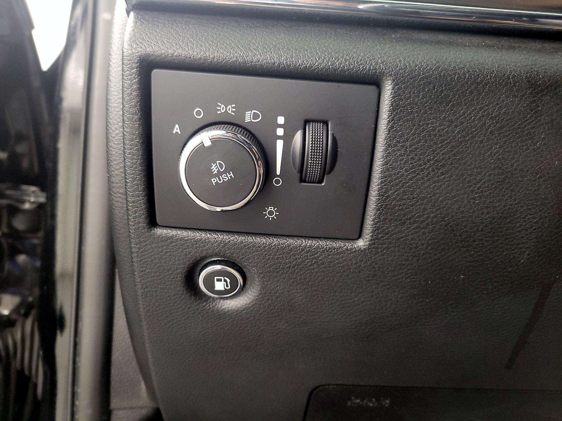 Thumbnail: 2022 Jeep Grand Cherokee - 13