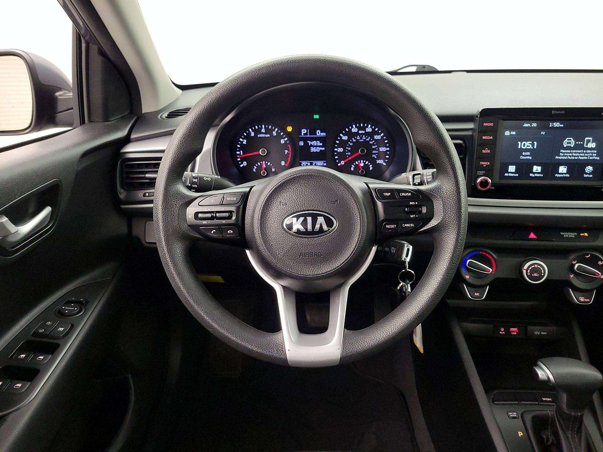 Thumbnail: 2020 Kia Rio - 10